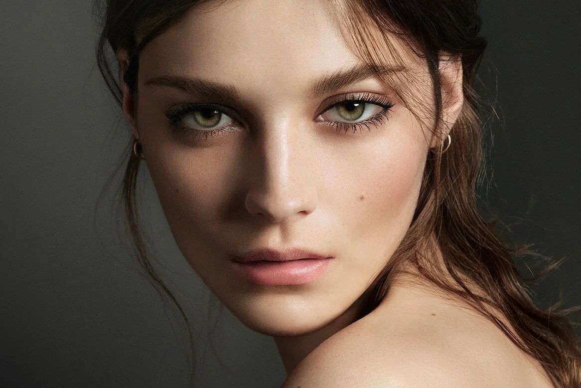 Beauty: Burberry Brings Enviable Luster to Your Makeup Edit...