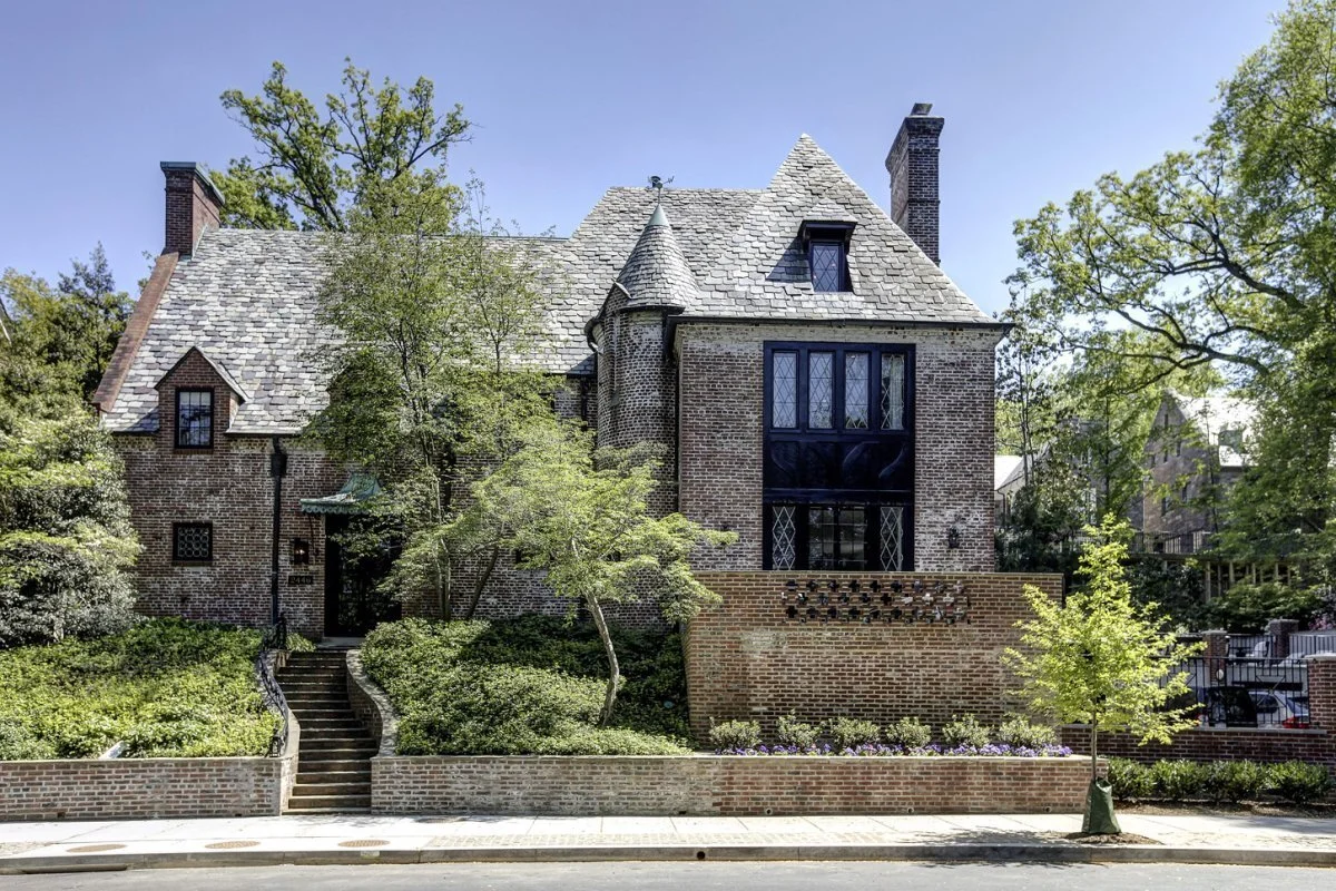 Celebrity Living: Stately Post-White House Living for the Obamas...