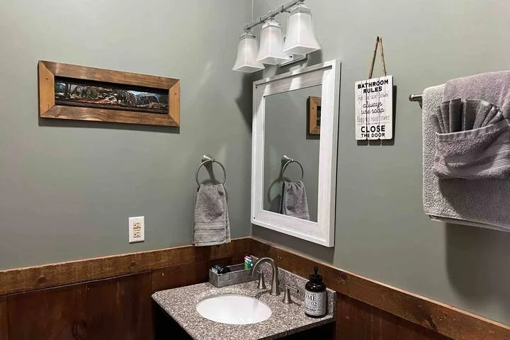 bath1y.jpg