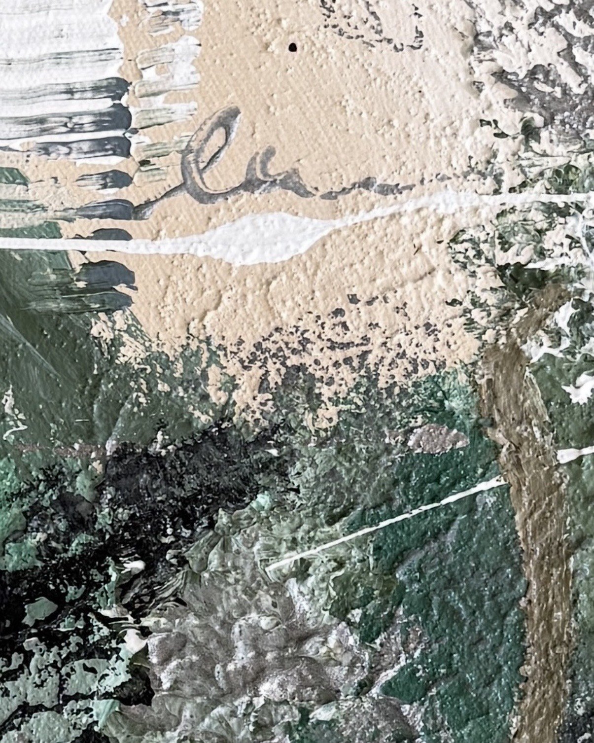 Give It Time close-up detail – beige and green texture in acrylic and oil pastel, abstrakte Malerei by Sabrina Richter