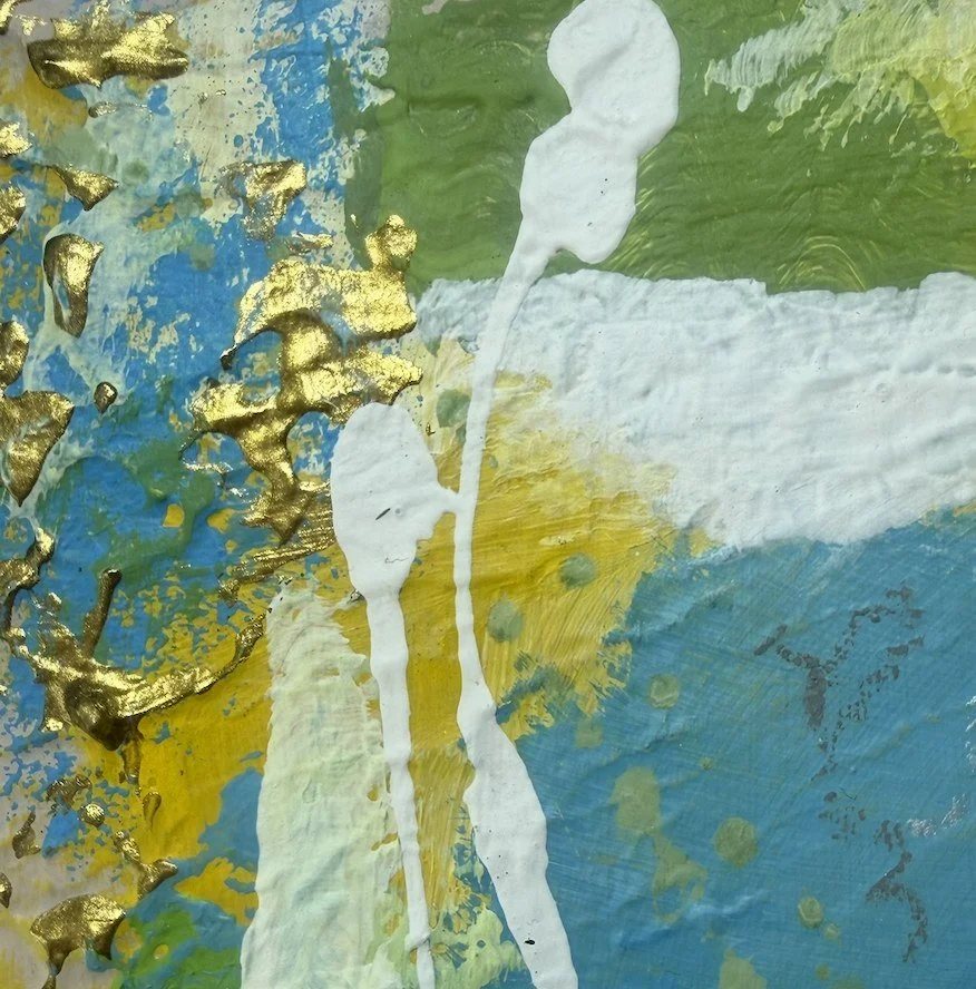 The Open Field – abstract painting above sideboard by Sabrina Richter, series Seen and Unseen – abstraktes Originalgemälde, Acryl auf Leinwand, Kunst kaufen