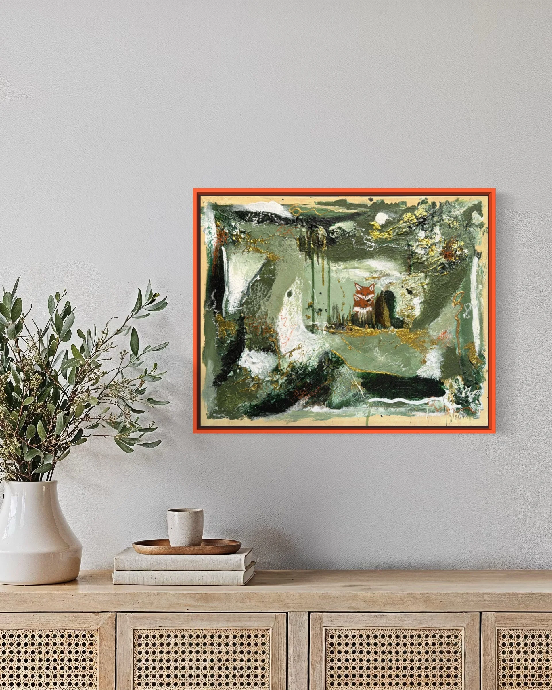 Hide and Seek fox painting above a rattan sideboard – abstrakte Kunst fürs Wohnzimmer, Sabrina Richter Frankfurt