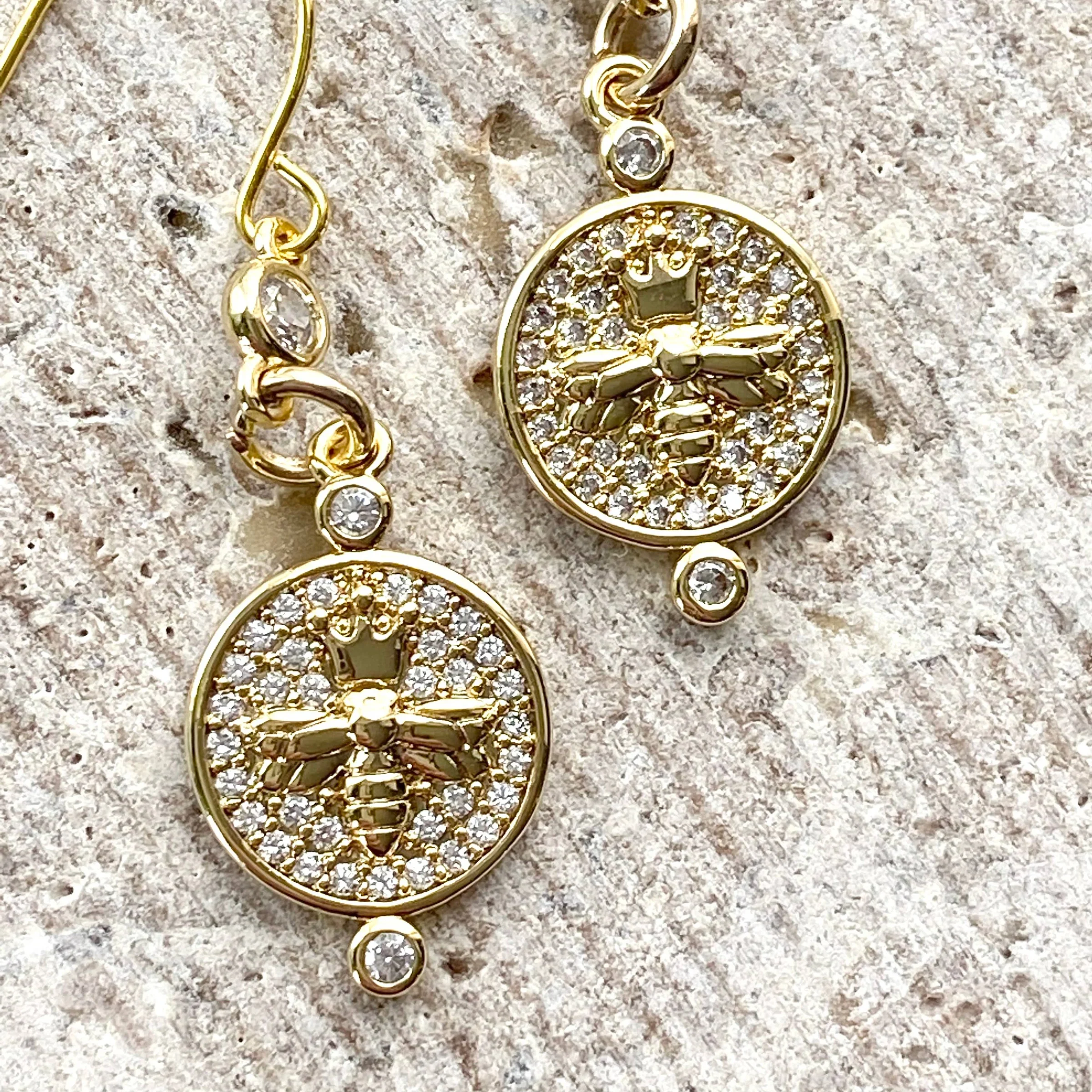 QUEEN BEE EARRINGS BOUTIQUE SALON SPA TRENDY VB