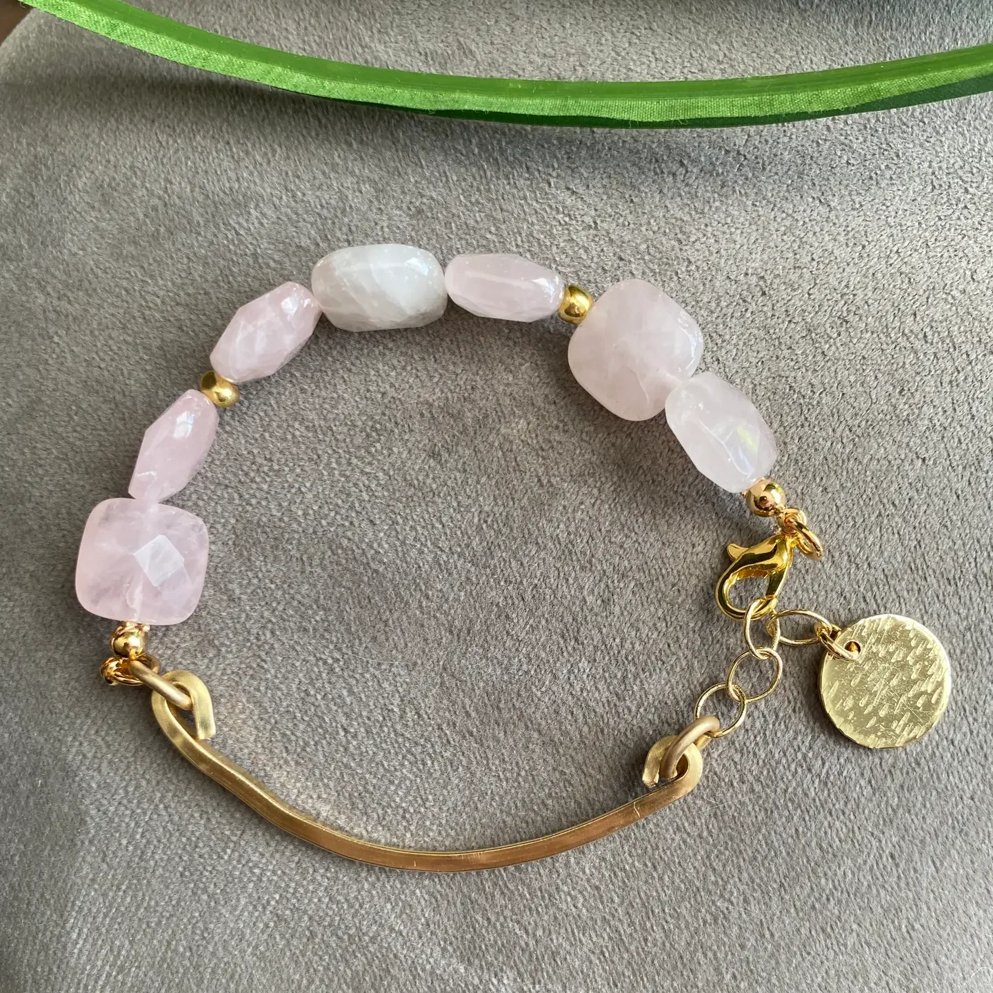 ROSE QUARTZ FACETED HAMMERED BRACELET