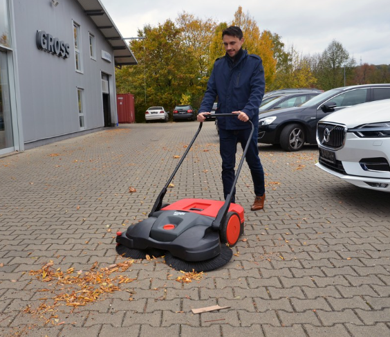 Haaga 497 Industrial Floor Sweeper - 2.png