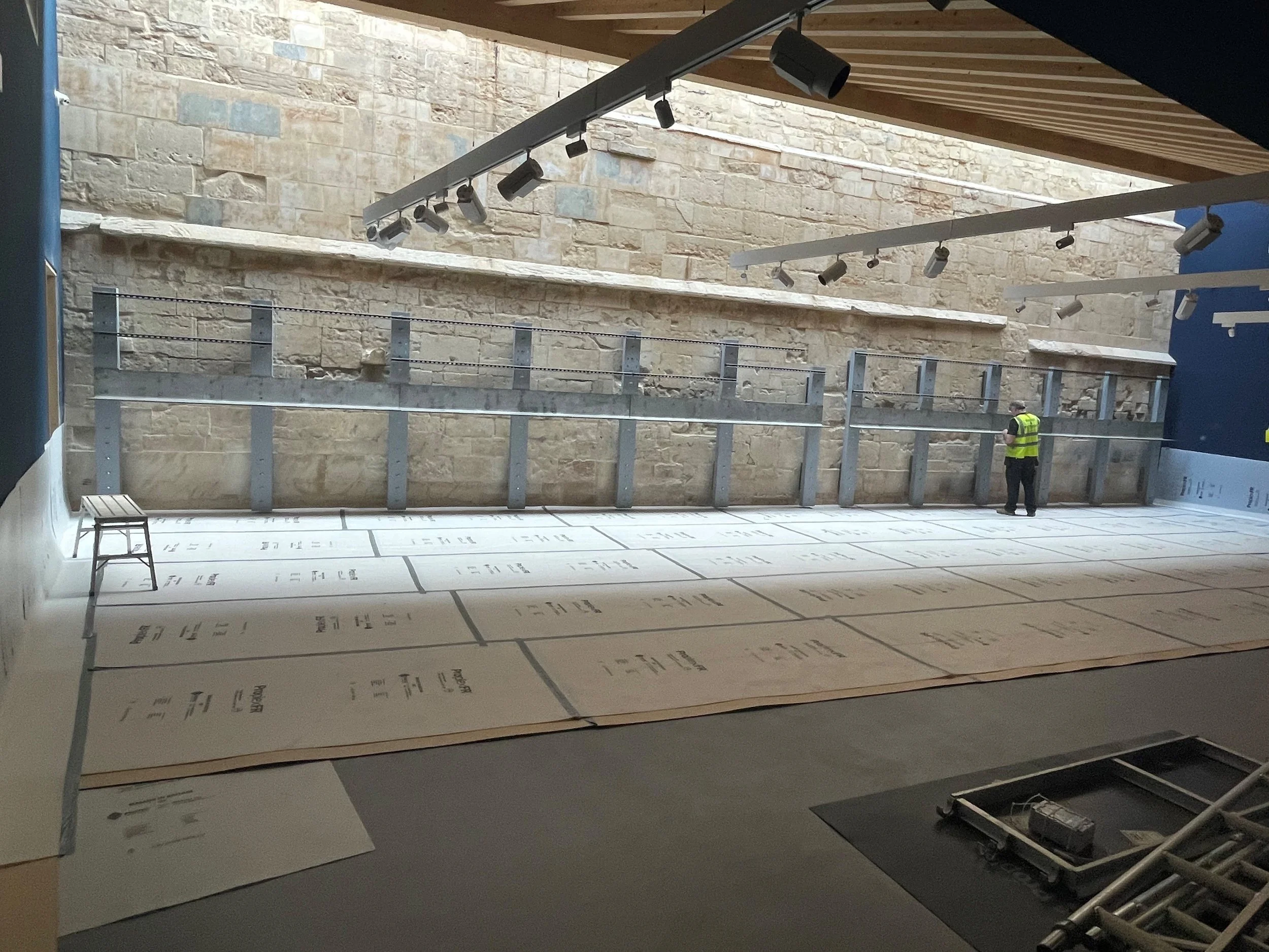 Stainless steel 316 supporting romanesque stone wall tiles