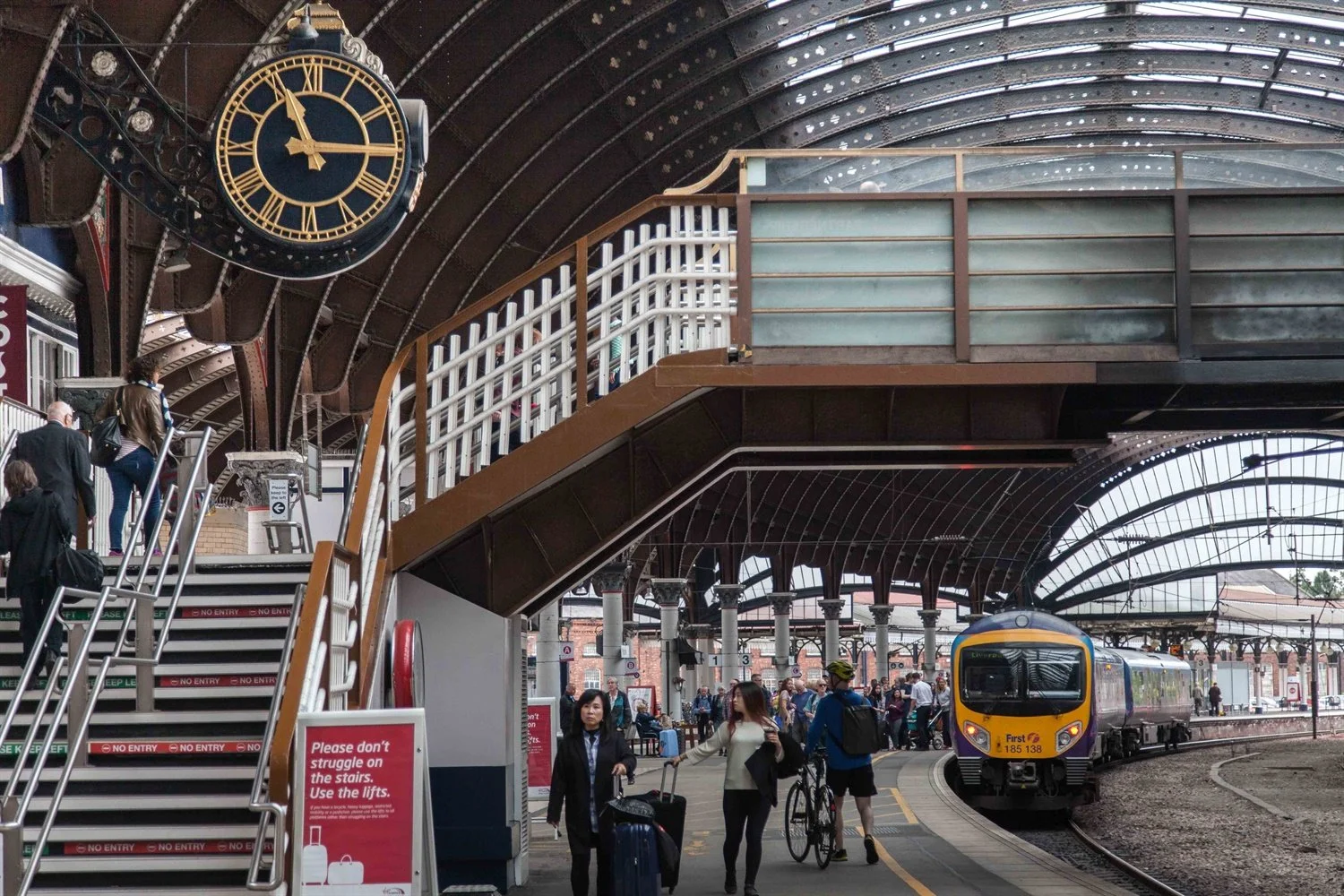york-railway-station-staircase-handrails-and-treads.jpg