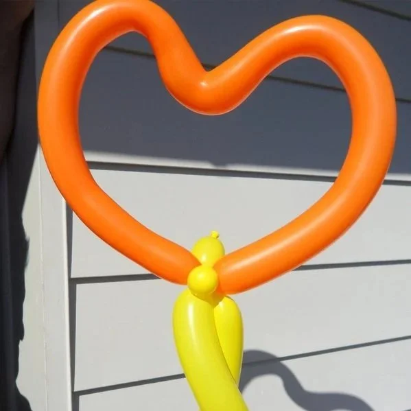 heart-birthday-party-balloon-twist-auckland.jpg