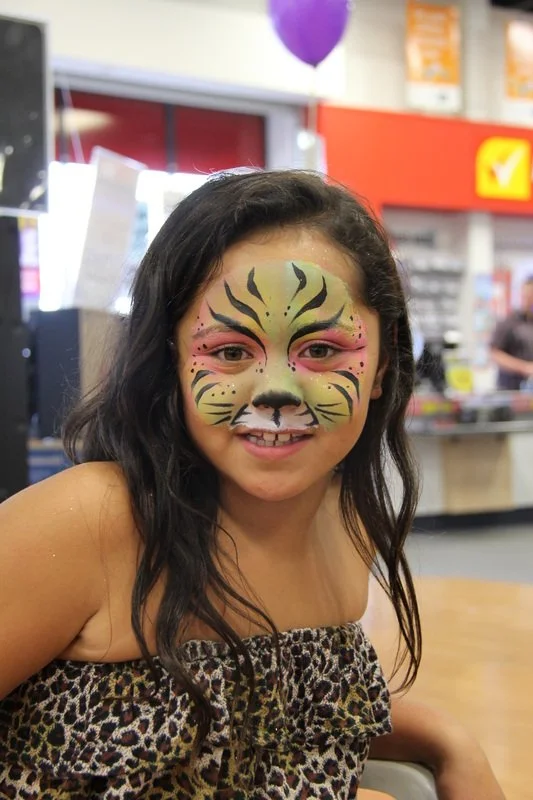 events-auckland-mall-face- twisting.jpg