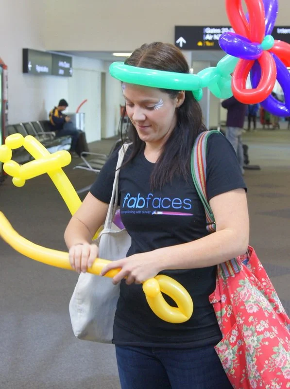 events-auckland-airport-balloon twisting.jpg