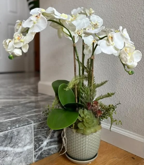 07-white-orchid-entry-vignette.jpg