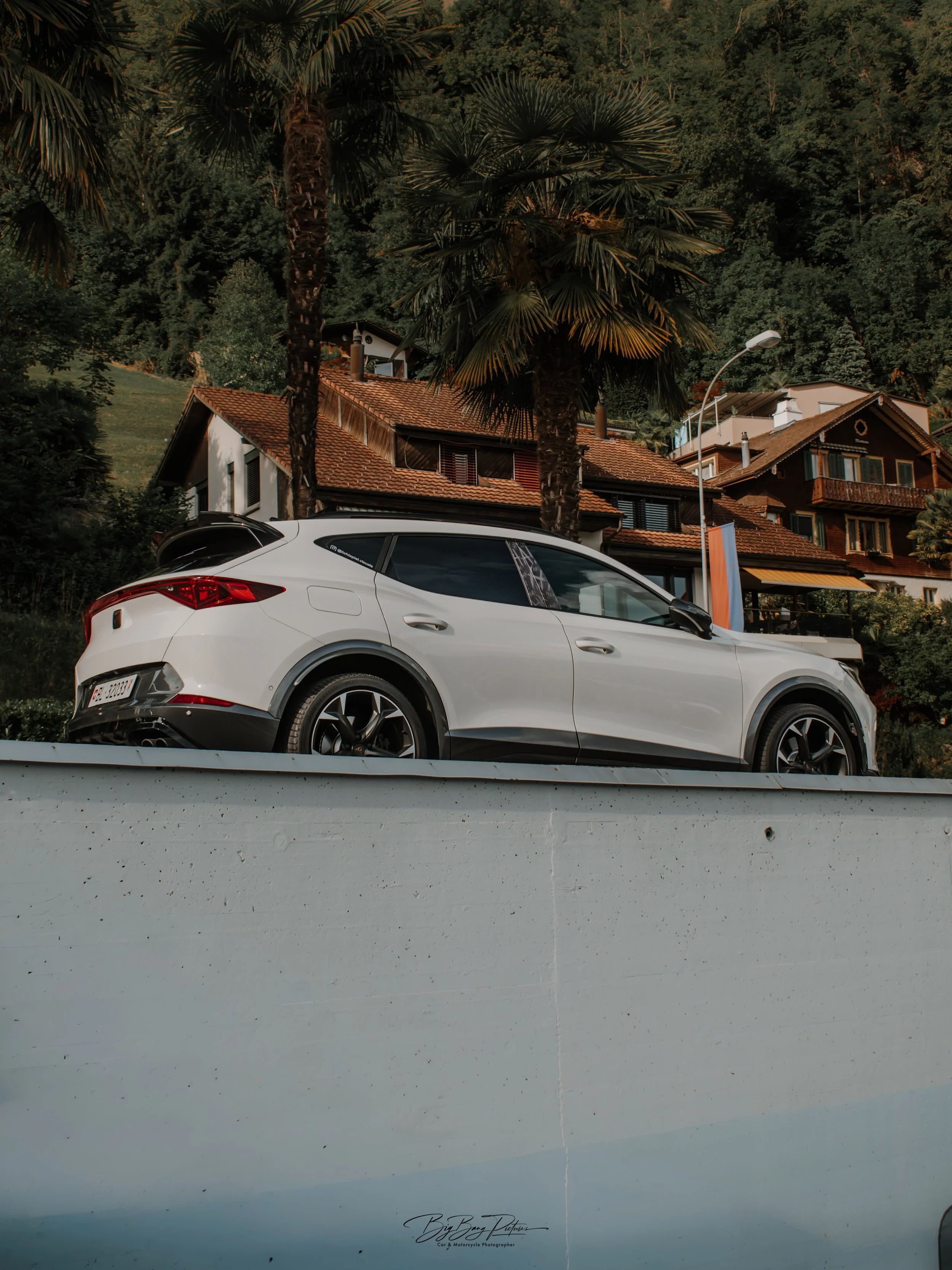 Huge thanks to @bigbangpictures1 for bringing these shots to life. 🤍

#cupra #cupraformentor #cupratribe #bycupratribe #switzerland 

White. 
Red. 
Green. 
Switzerland at its best. 🇨🇭