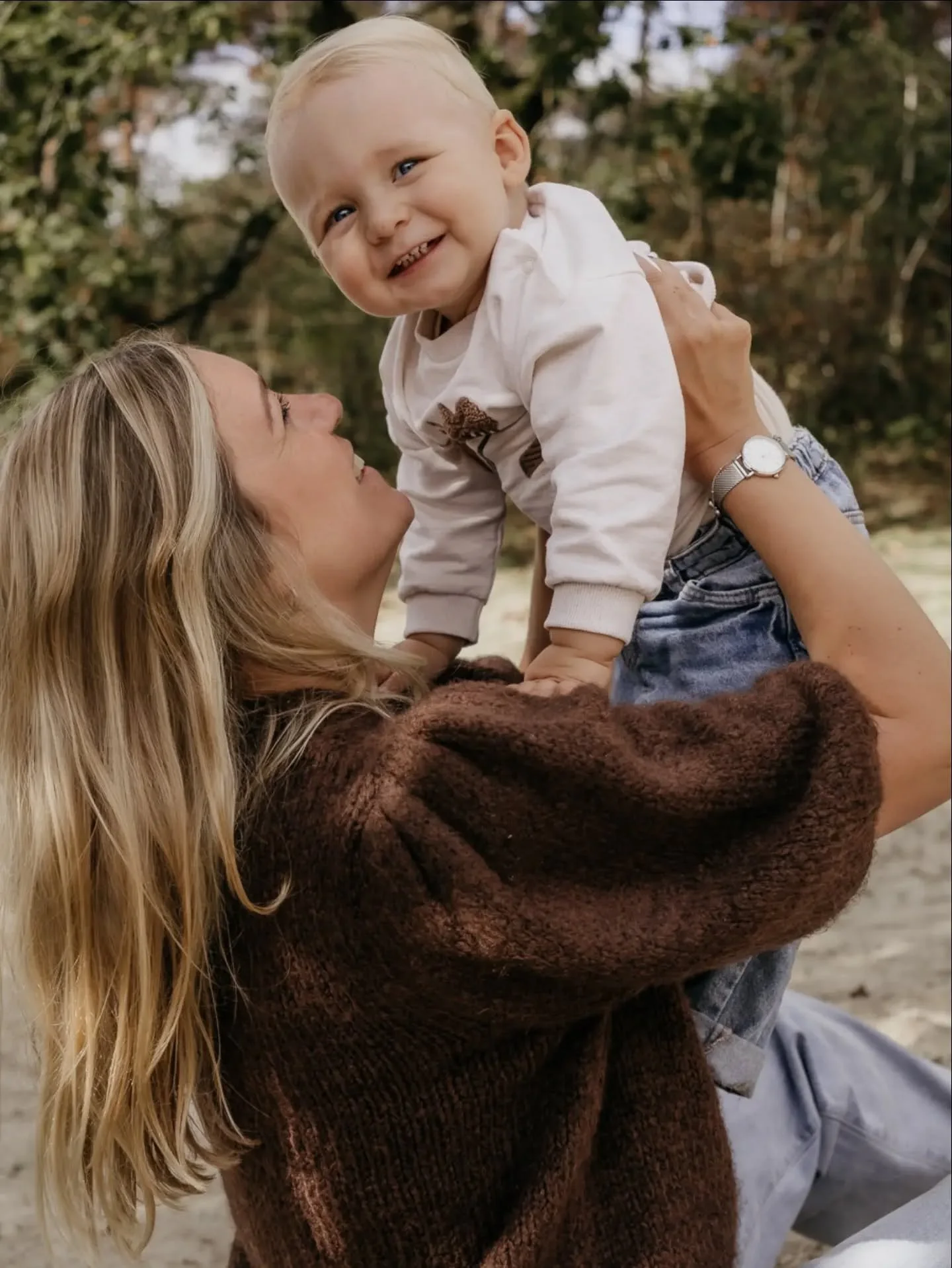 Gezinsshoot | Bergse heide 💛

Wat een drukke en gezellige weken zijn het geweest met een hoop gezinsshoots! De ene na de andere galerij is al verstuurd, en er wordt nog volop gewerkt aan een hoop leuke galerijen. ✨ Het allerleukste aan alle shoots? 