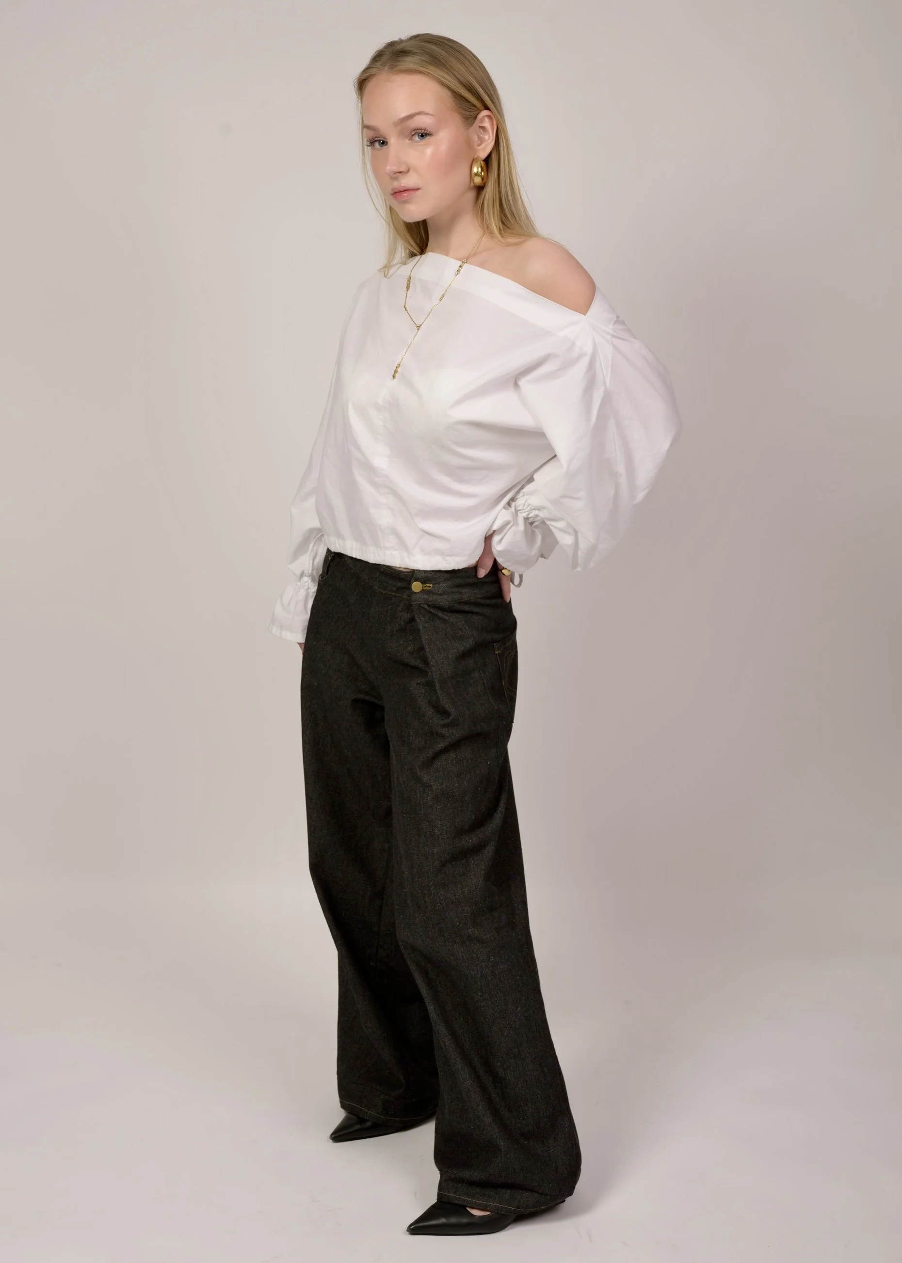 denim trousers full body.jpg