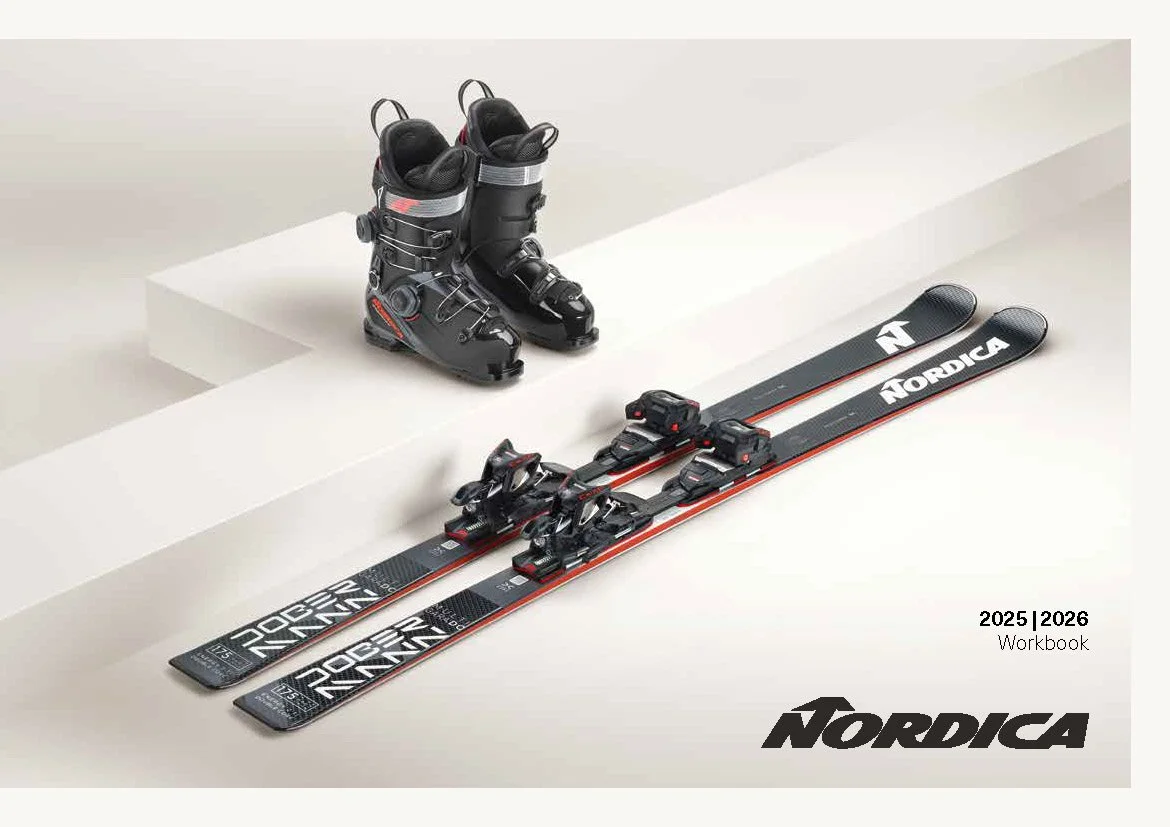 Ett par skidor och skidstövlar av märket Nordica på en vit yta.
