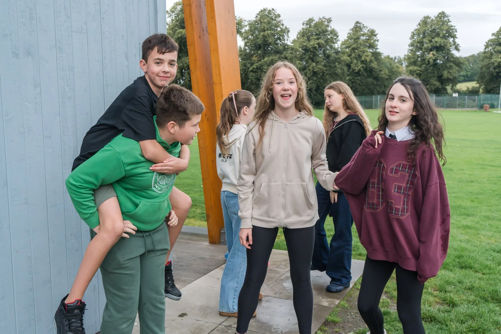 Group of children outside at the DDYP pavilion in Doune. 