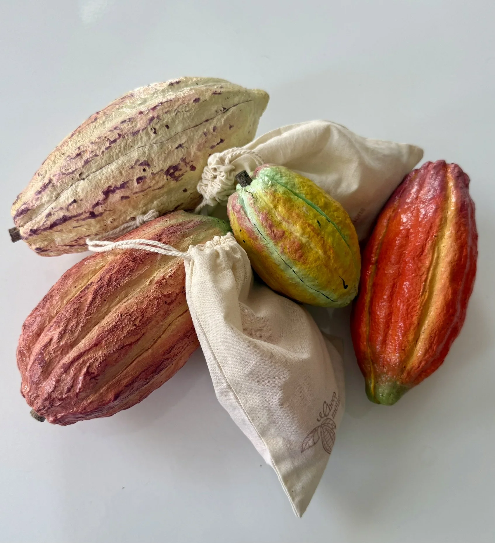 Small Cacao Pod Keepsake Box (4