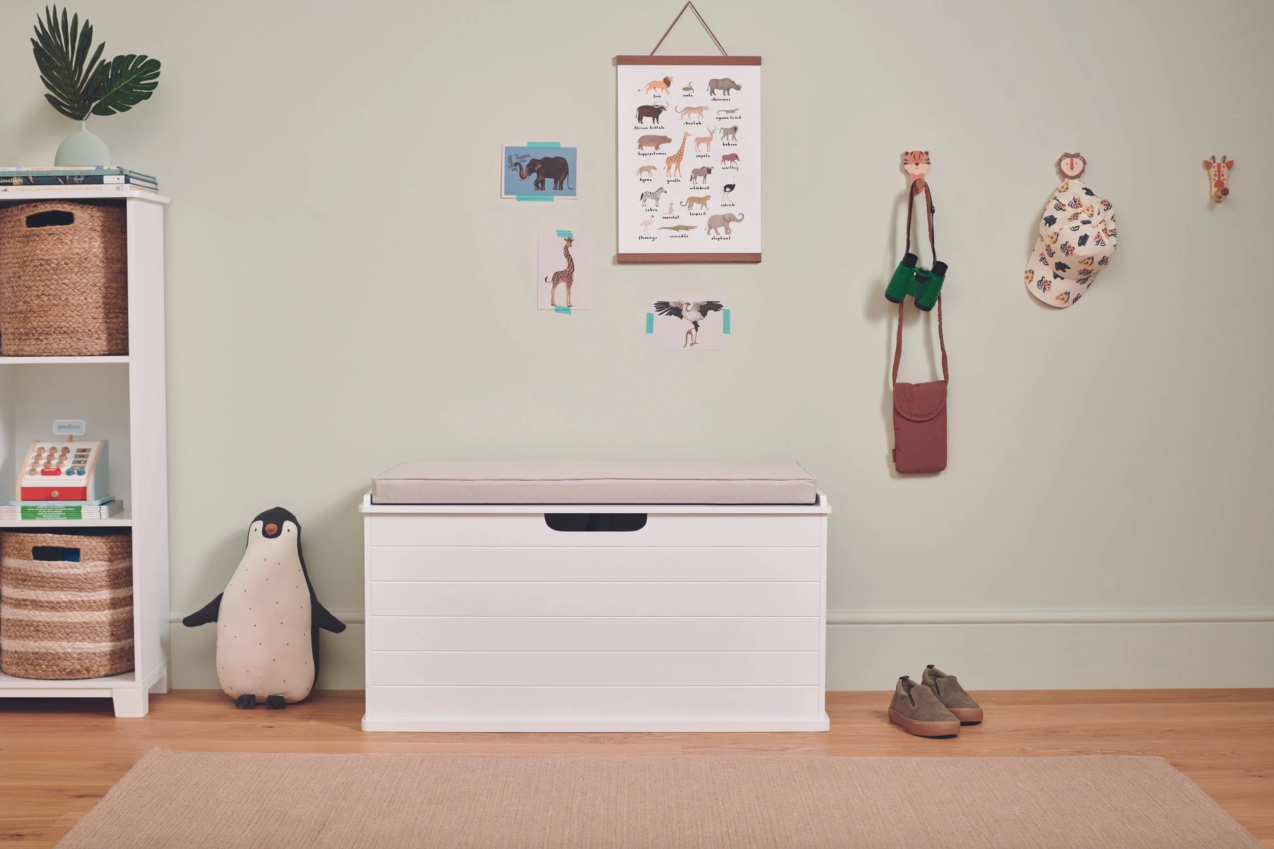 G2297___LARGE_CLASSIC_TOY_BOX_SEAT_WHITE_112493_L5450.jpg