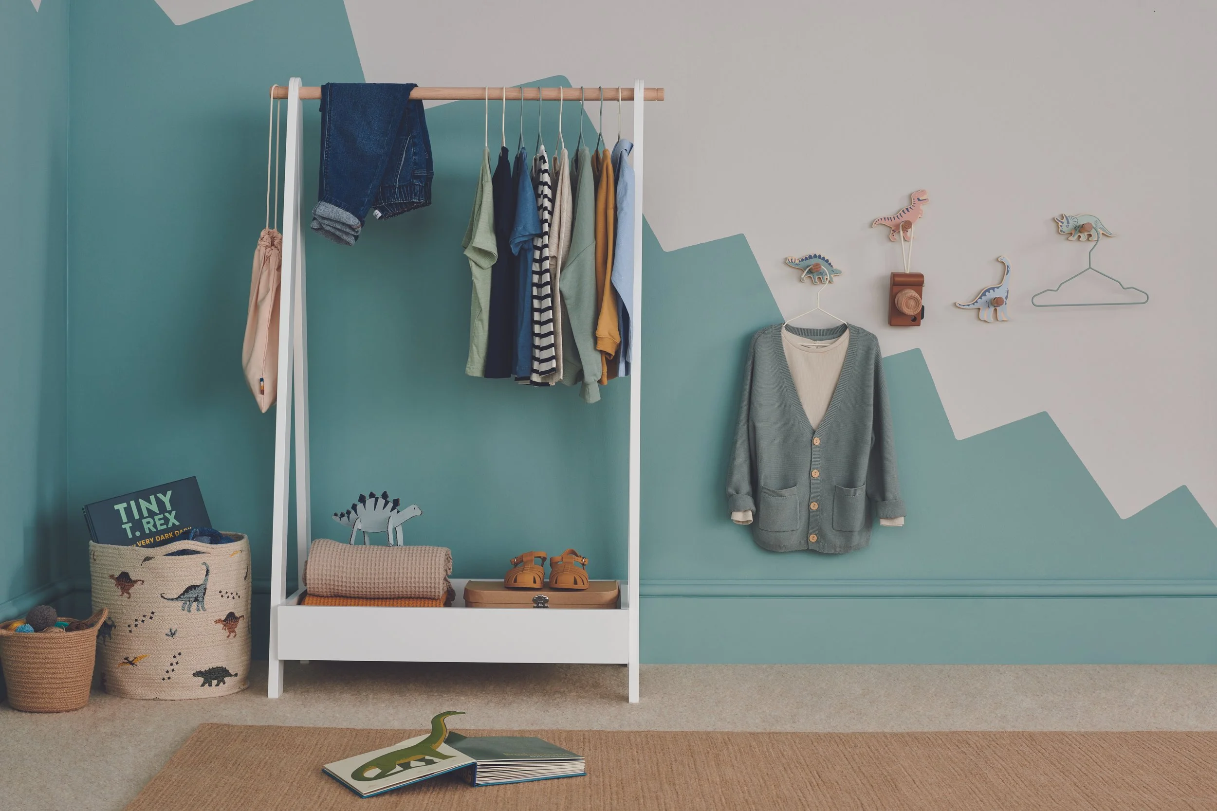 L5422___HAPPY_DAYS_DRESSING_RAIL_84769_L5452.jpg