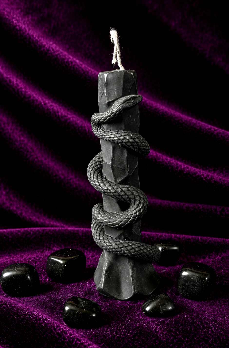 Sepent inspired Black scented  Candle
