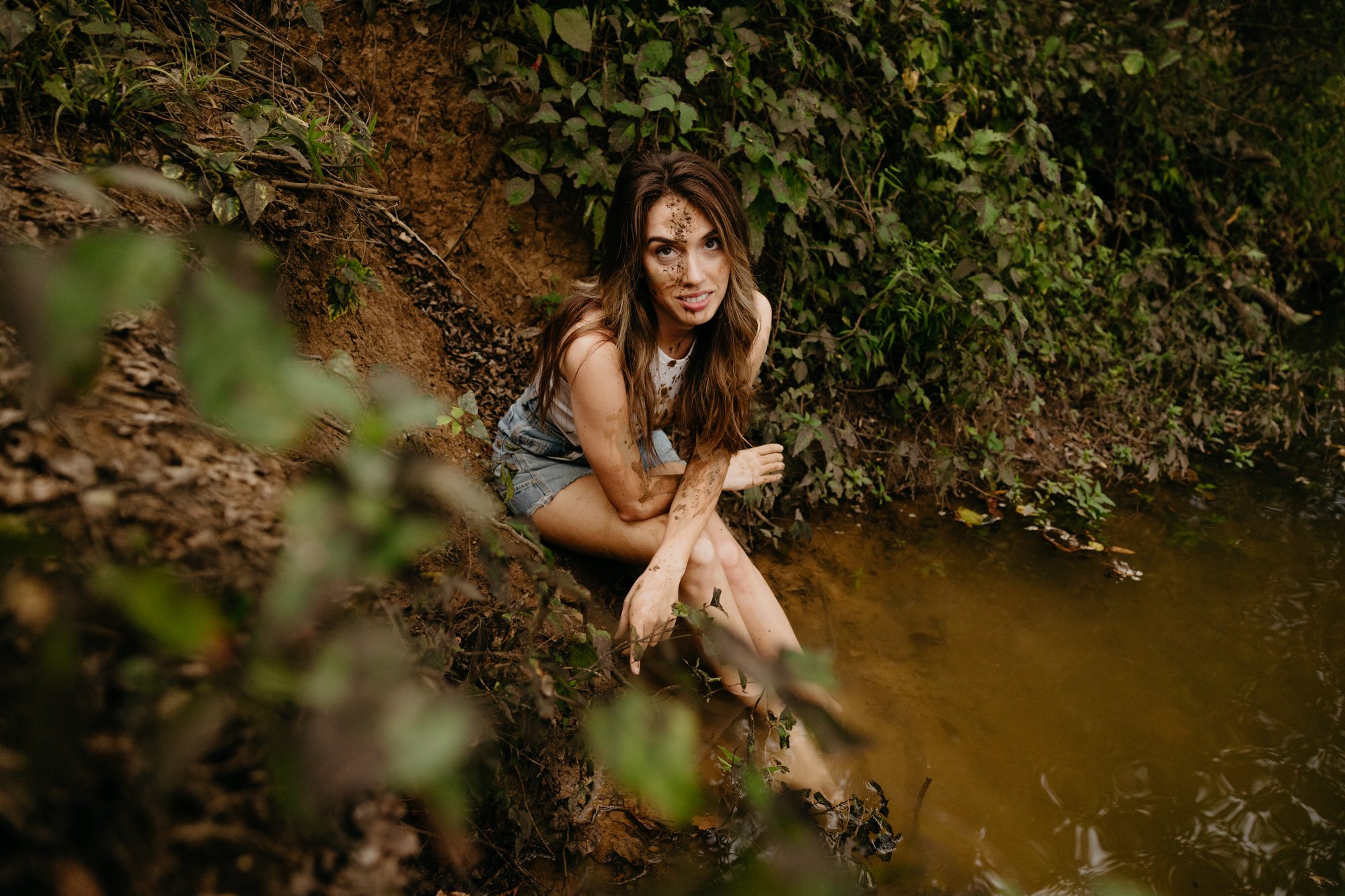 Lyndsey Crawford Drops New Single “Through the Mud”