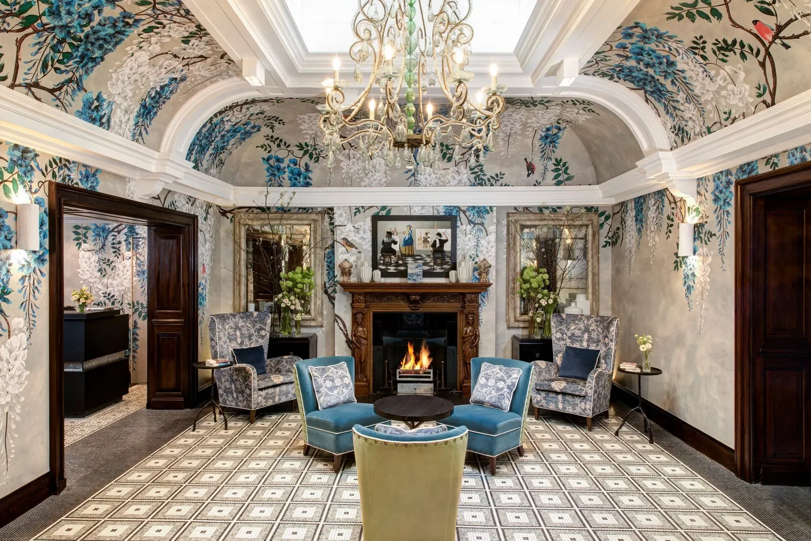 RFH_Brown_s_Hotel_-_Front_Hall_4163_photo_credits_to_Janos_Grapow.webp