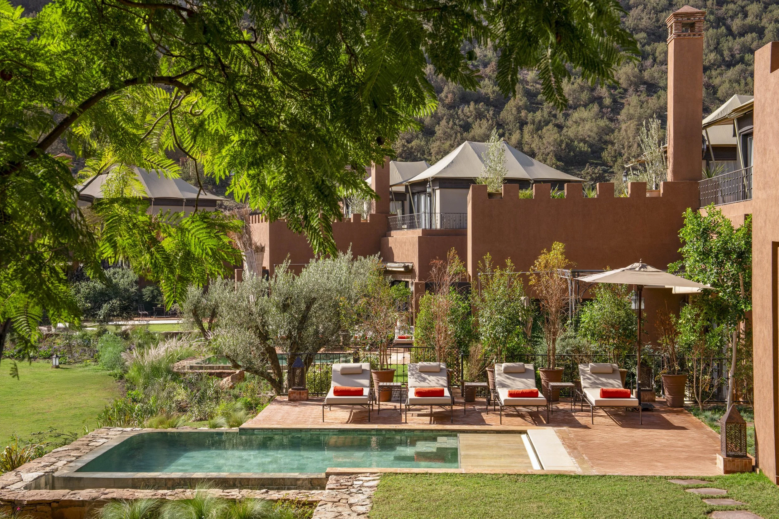 06-Kasbah-Tamadot-Riad-62-Pool-1.jpg