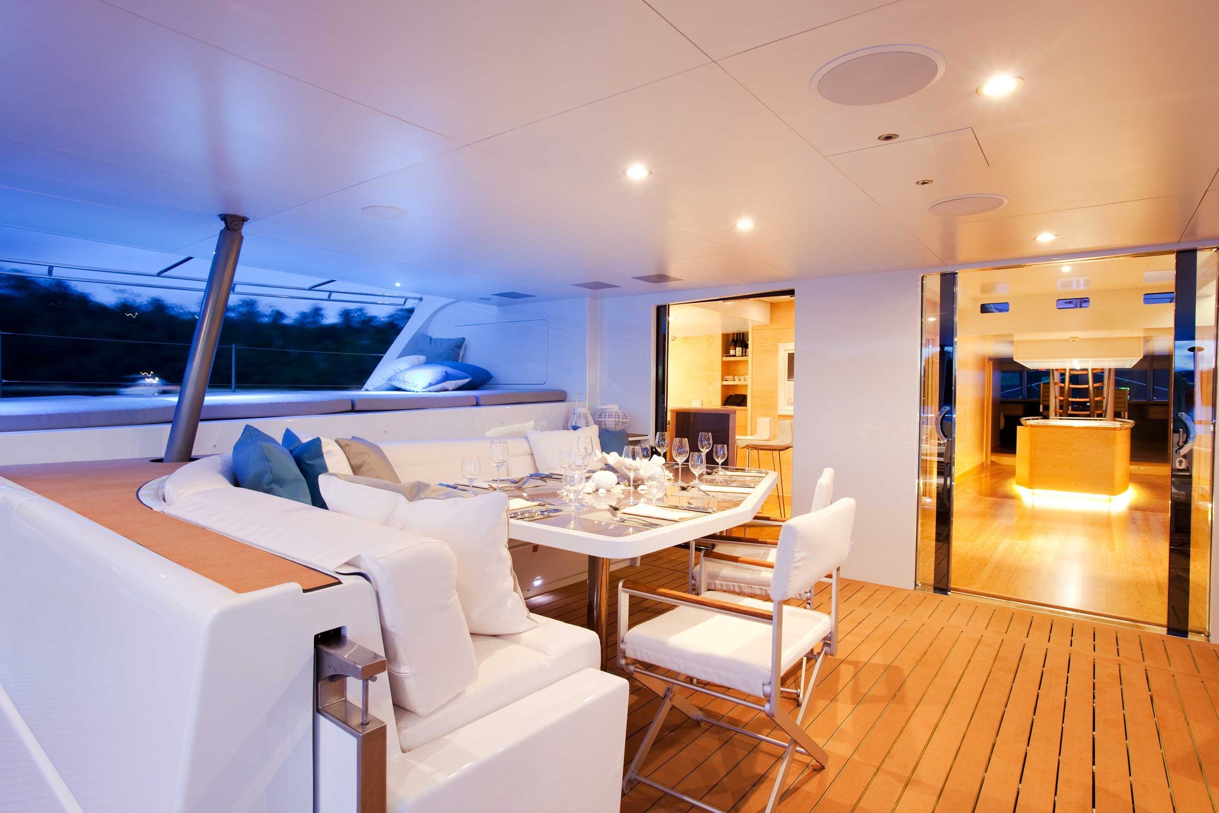 07-NeckerBelle-0168-AftDeck.jpg