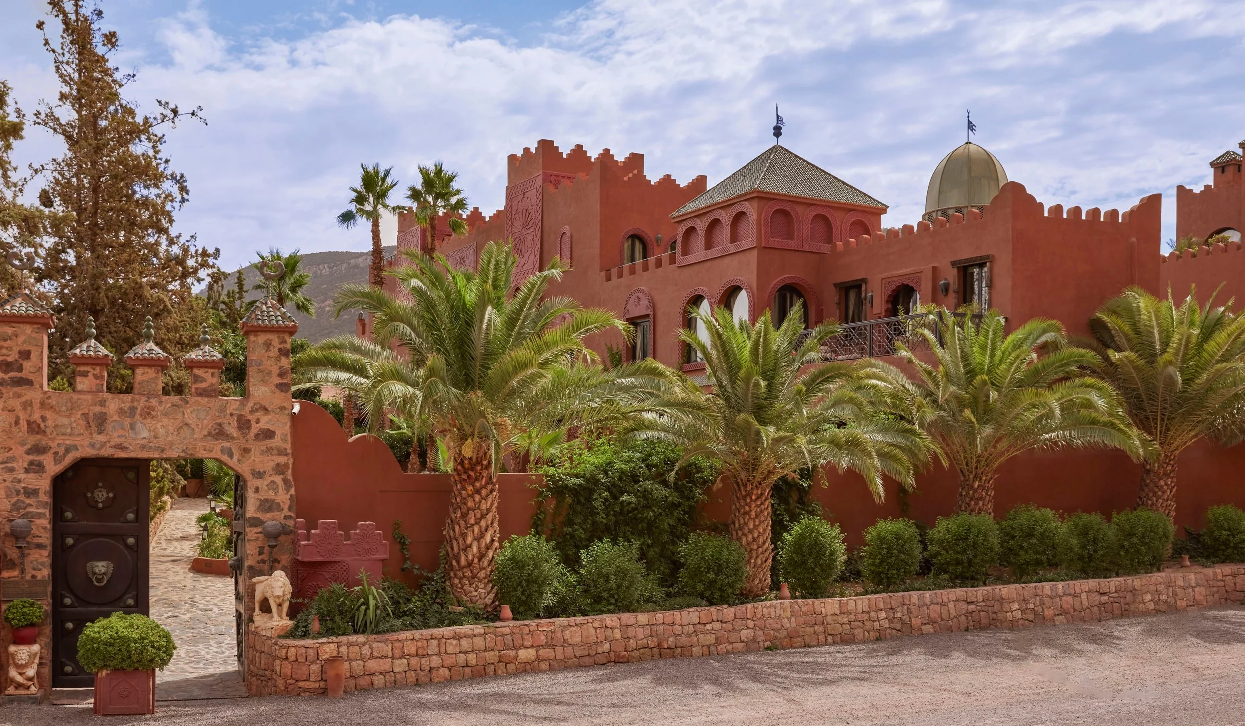 01-Kasbah-Tamadot-Entrance-2.jpg
