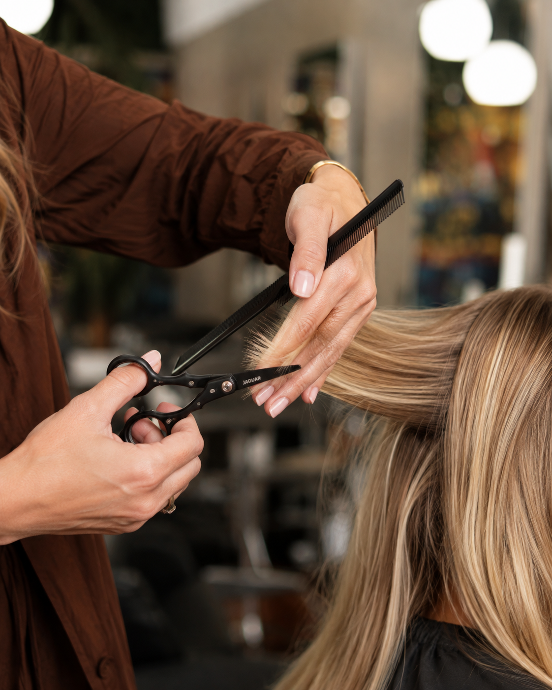 Hot Scissors Haircut: What Makes It Different?