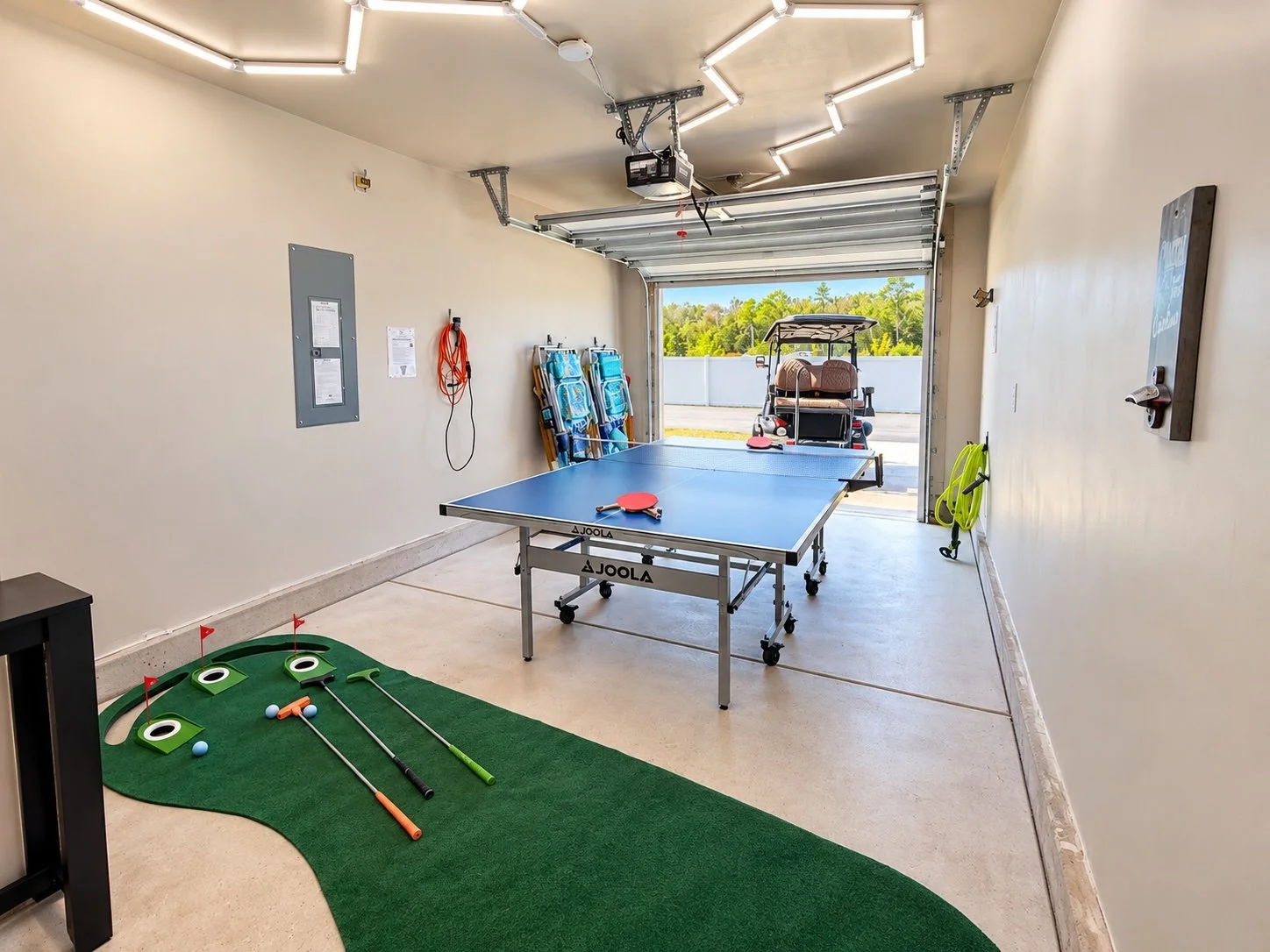garage-game-room-001.jpg