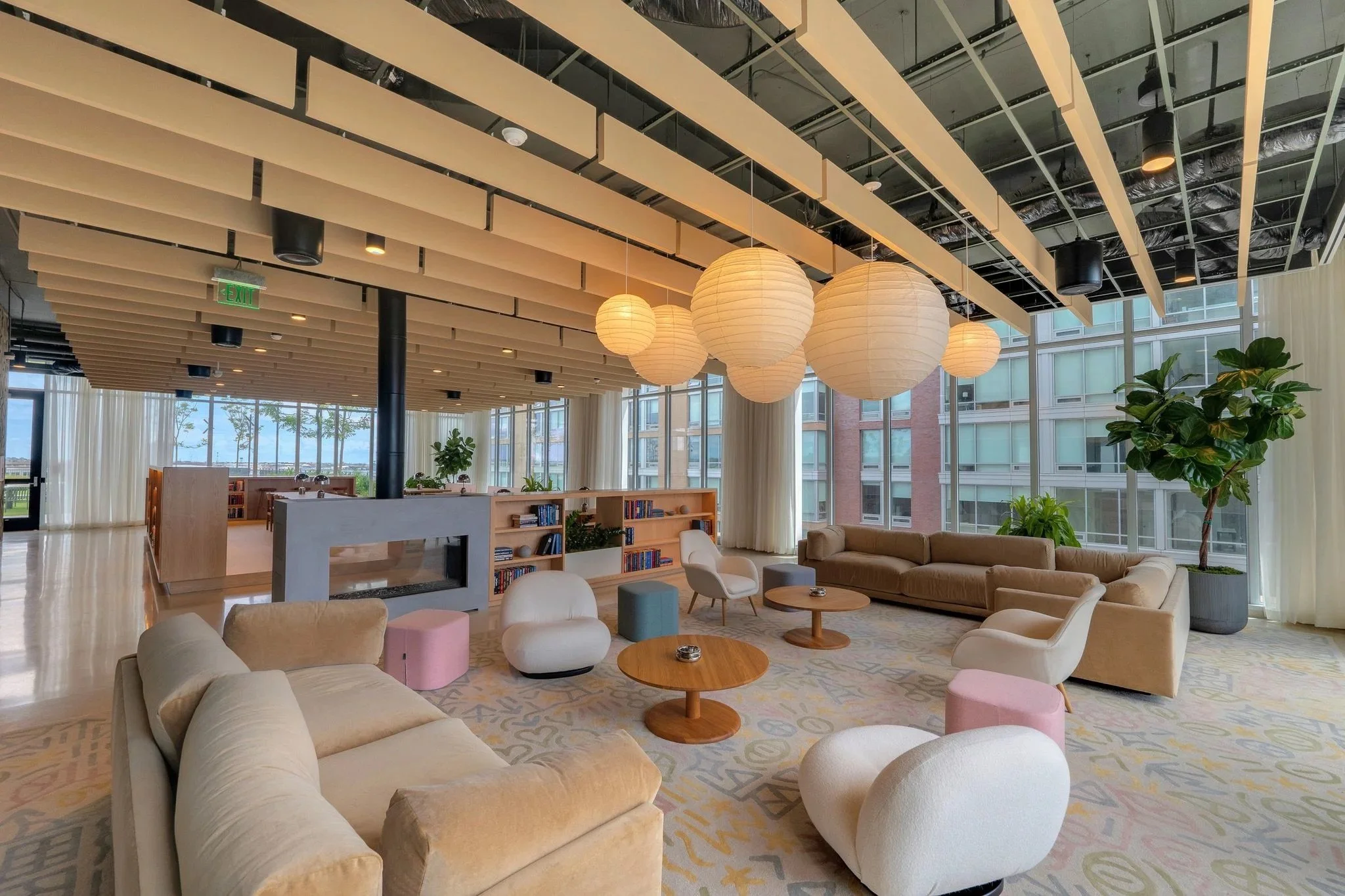 An image of Allied Harbor Point's main lounge space 