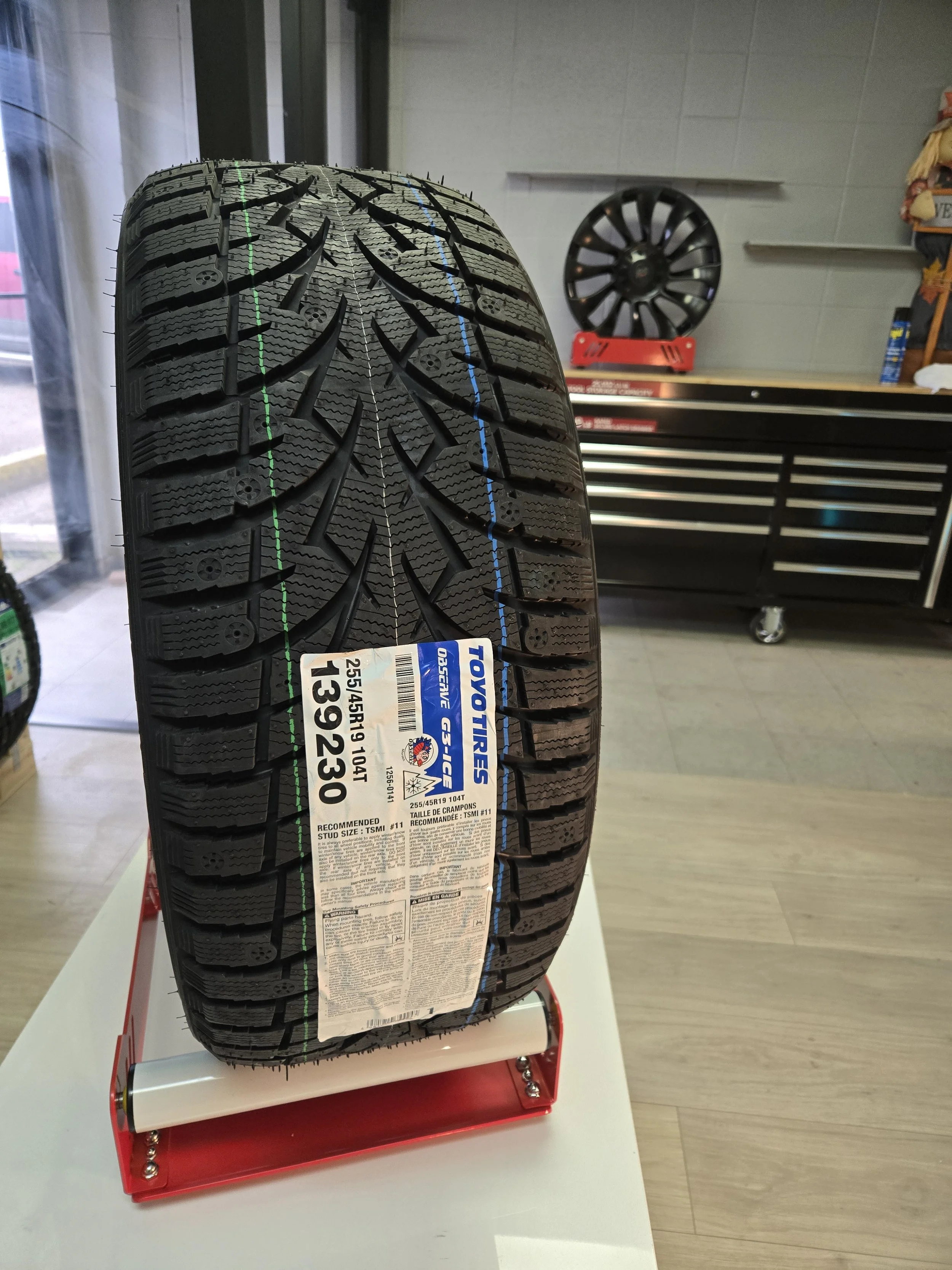 255/45/19 TOYO OBSERVE G3 ICE STUDABLE