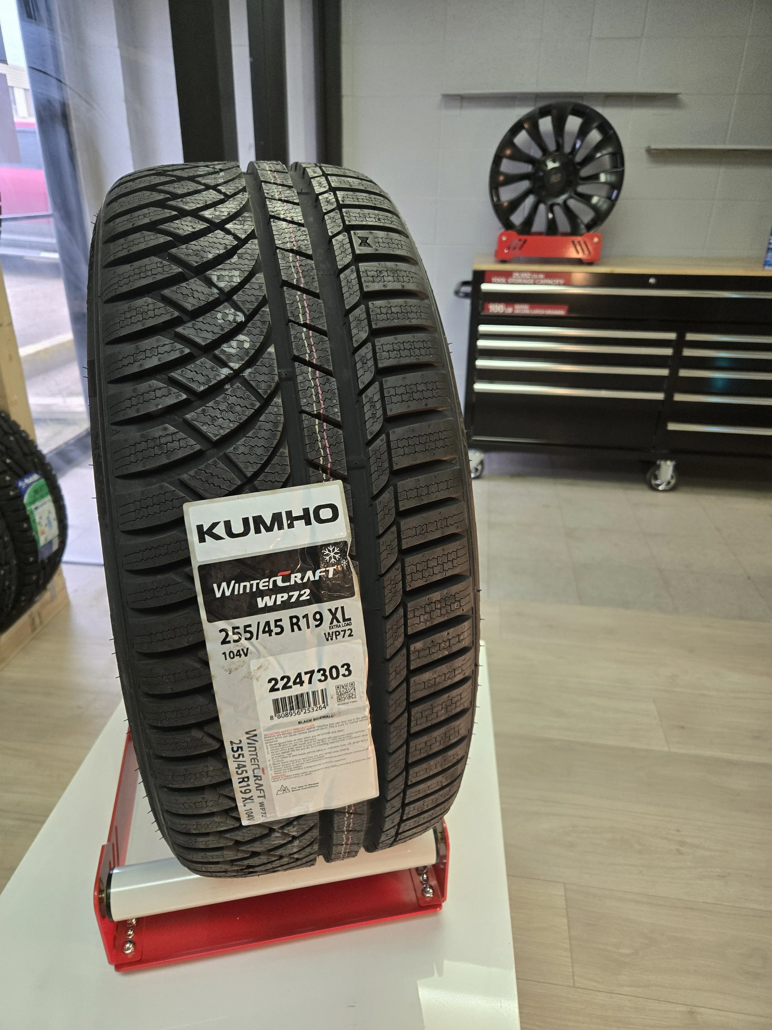 255/45/19 KUMHO WINTERCRAFT WP72 104V XL
