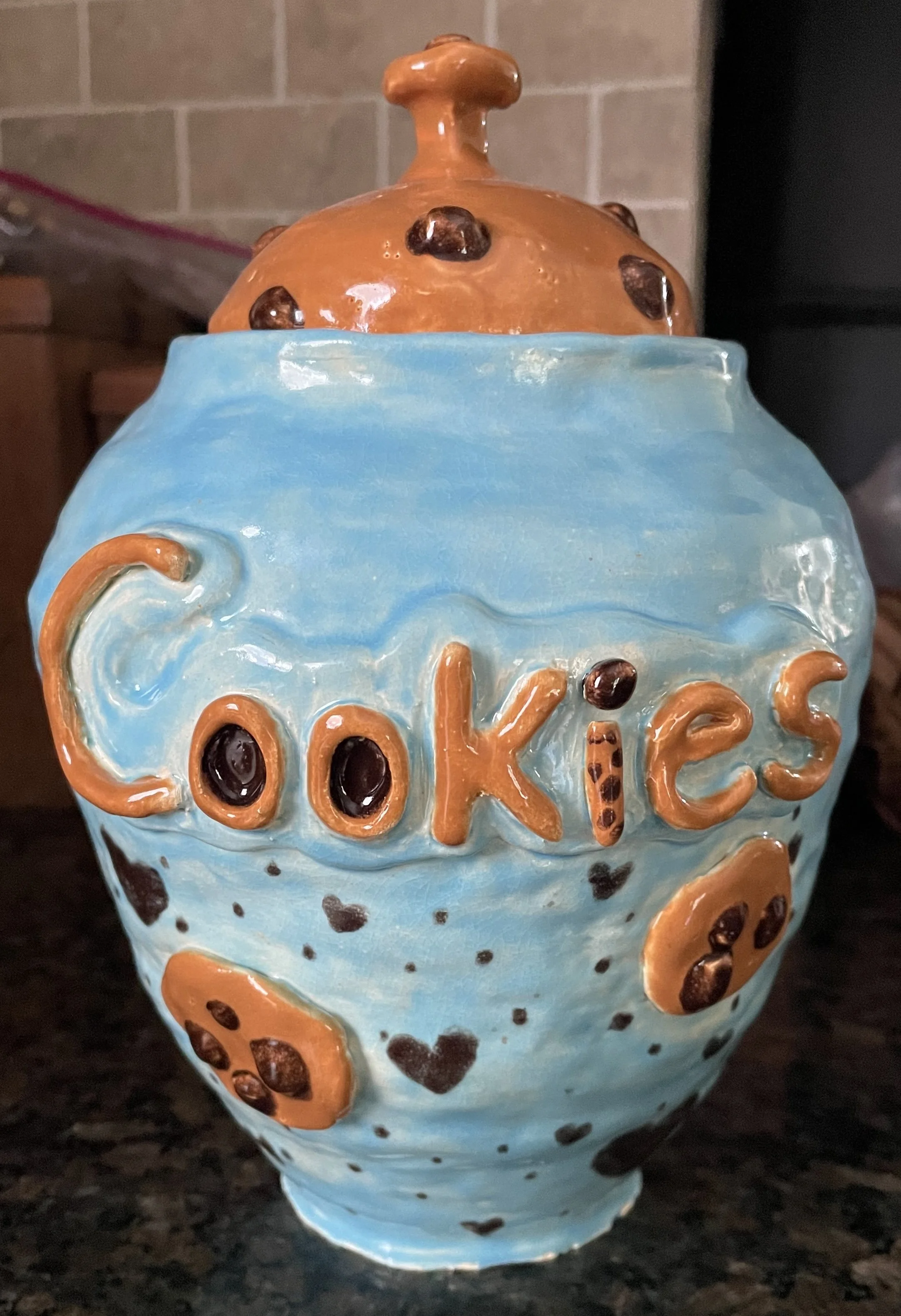 Cookie jar front view