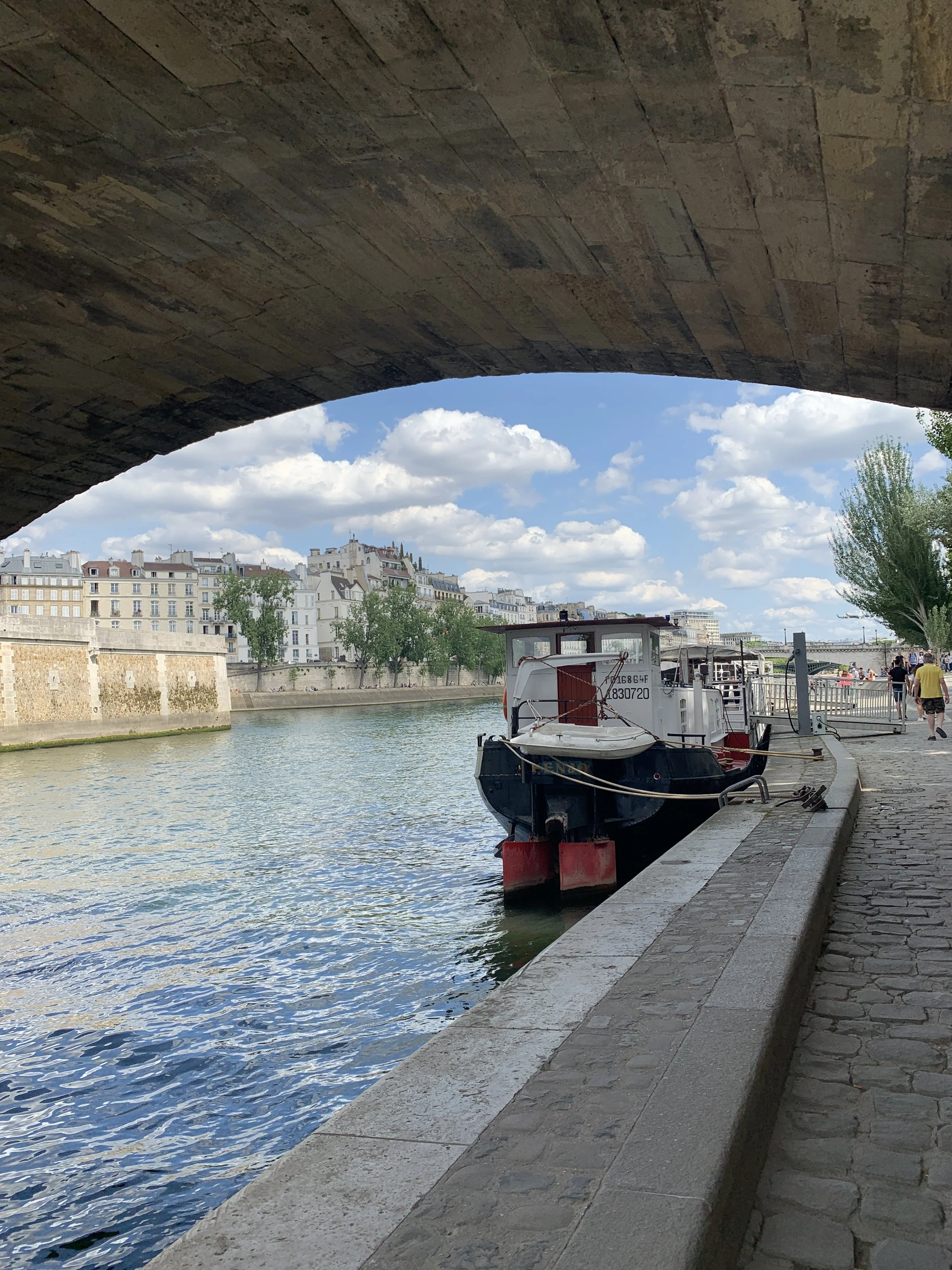 A stroll in Paris