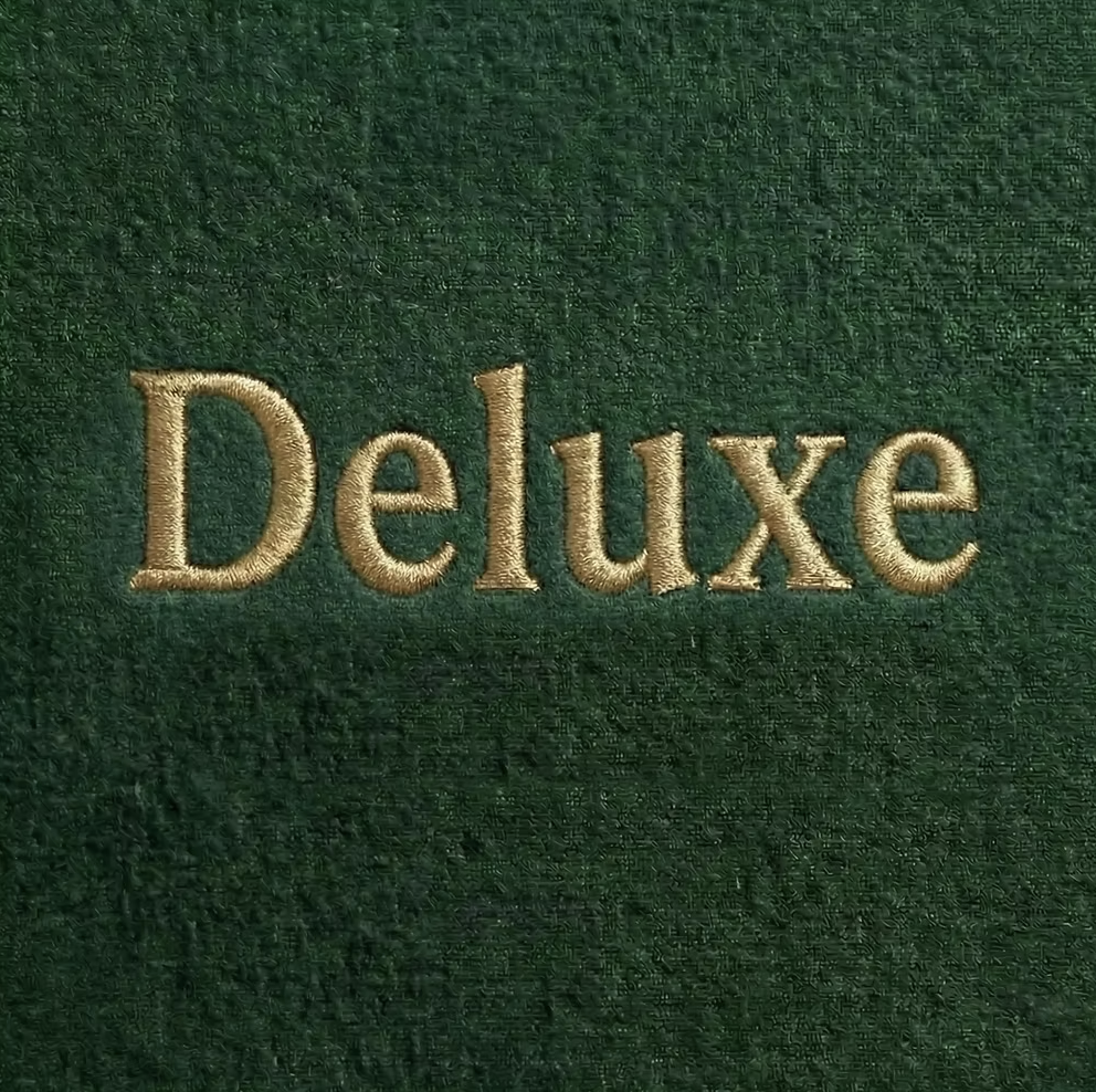 DELUXE