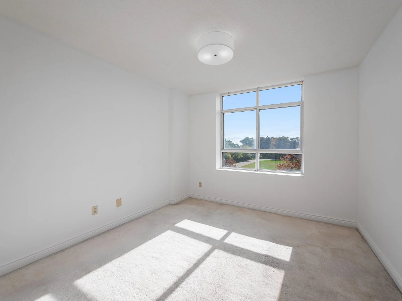 410-1093 Kingston Rd-31.jpg