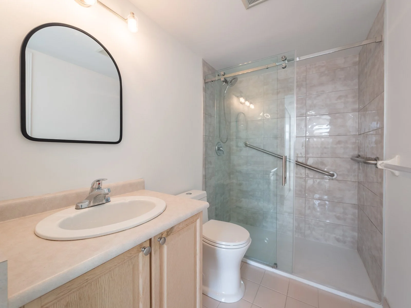 410-1093 Kingston Rd-37.jpg