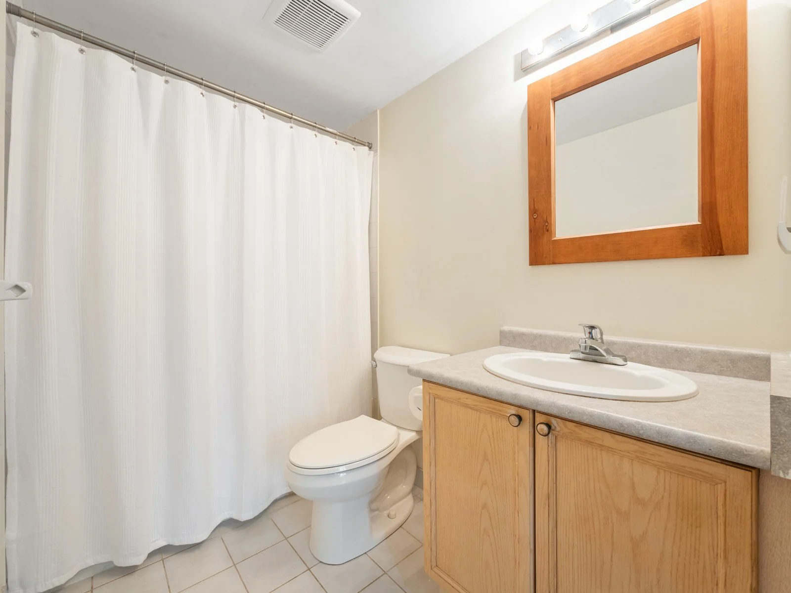 624-1091 Kingston Rd-35.jpg