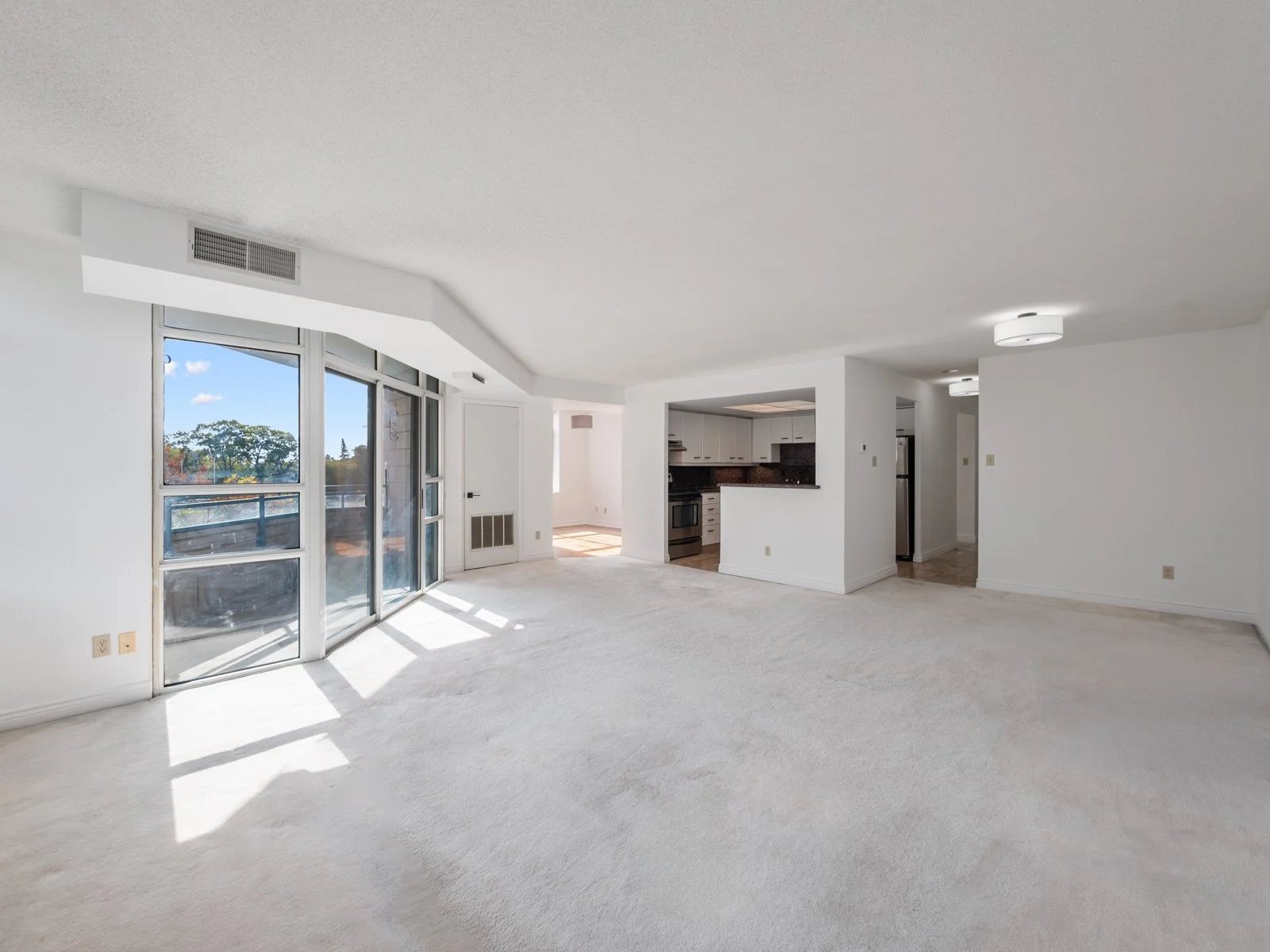 410-1093 Kingston Rd-17.jpg