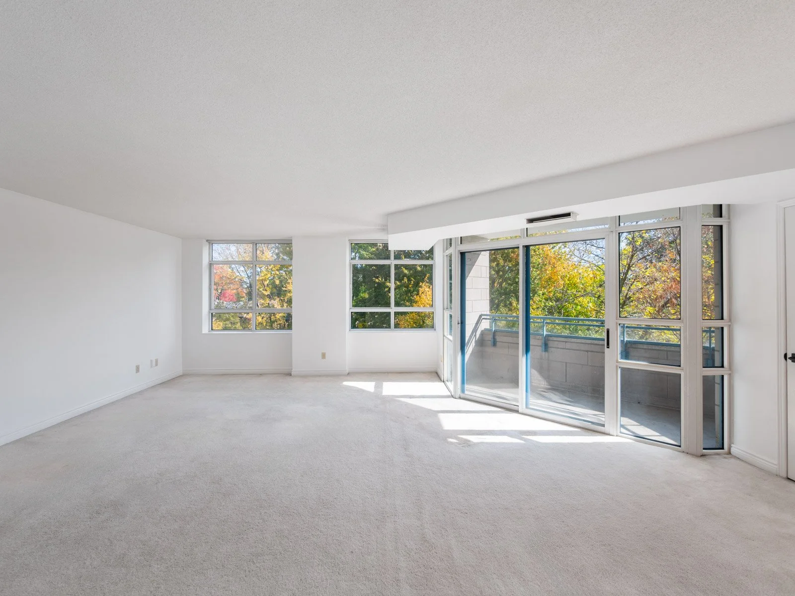 410-1093 Kingston Rd-19.jpg