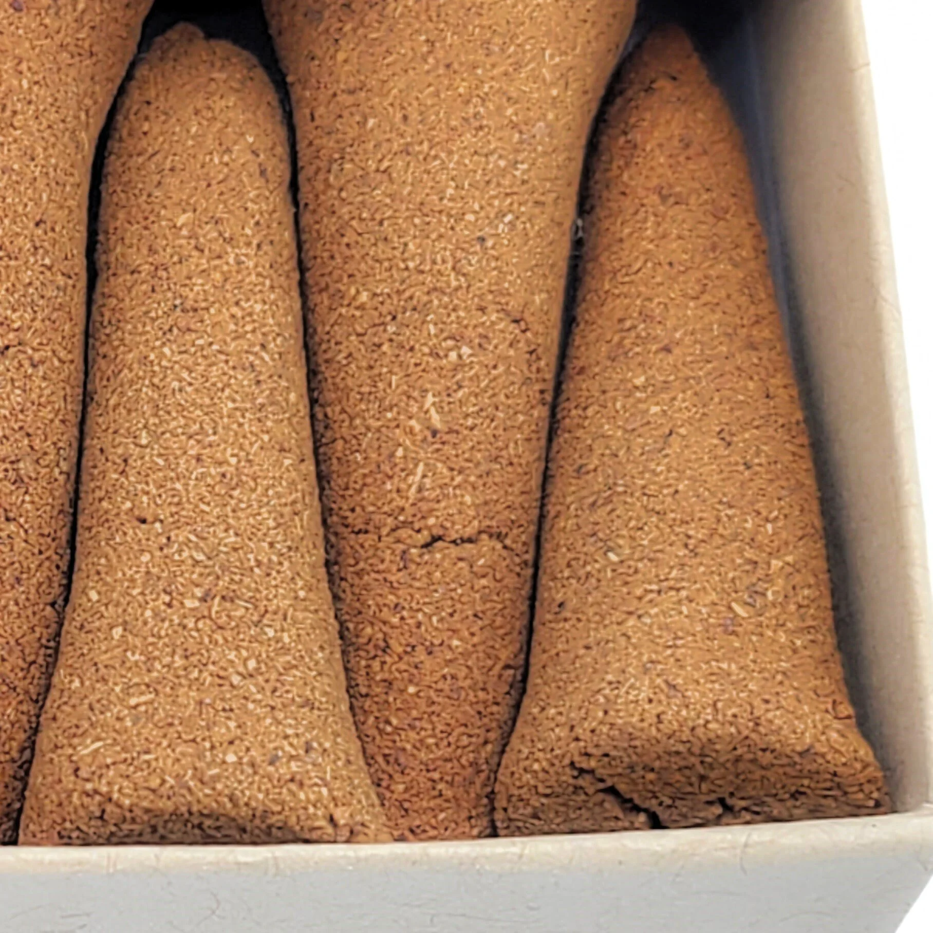 SWEET CINNAMON INCENSE CONES 03.jpg