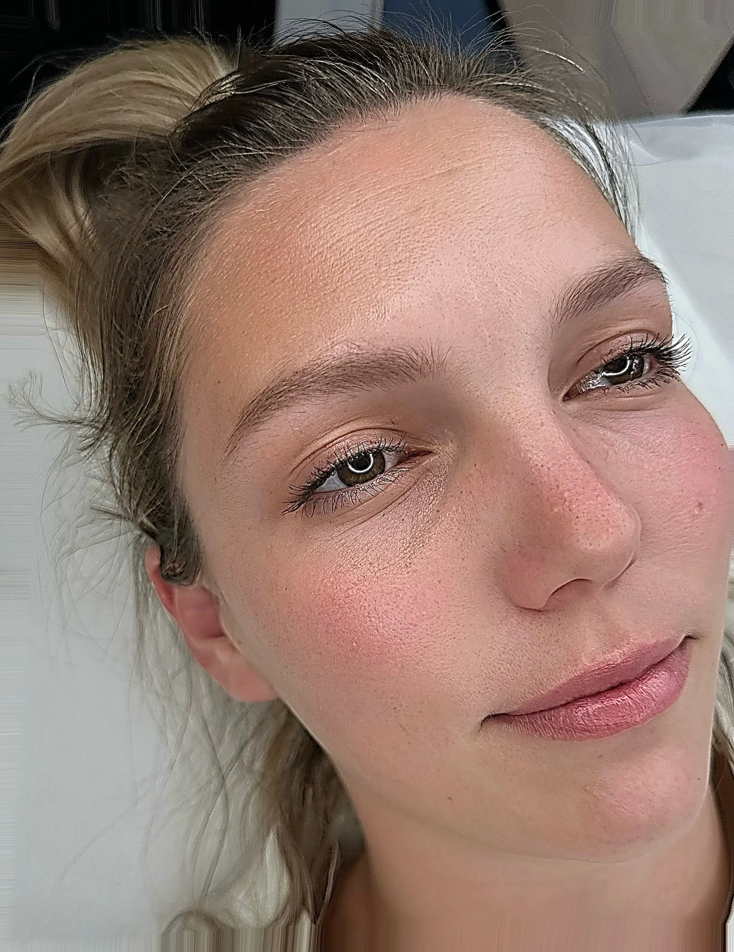 *HEALED RESULT* Hyperrealism Brows ✨ Soft, natural shaded hairstrokes designed to blend seamlessly with the natural brow.
