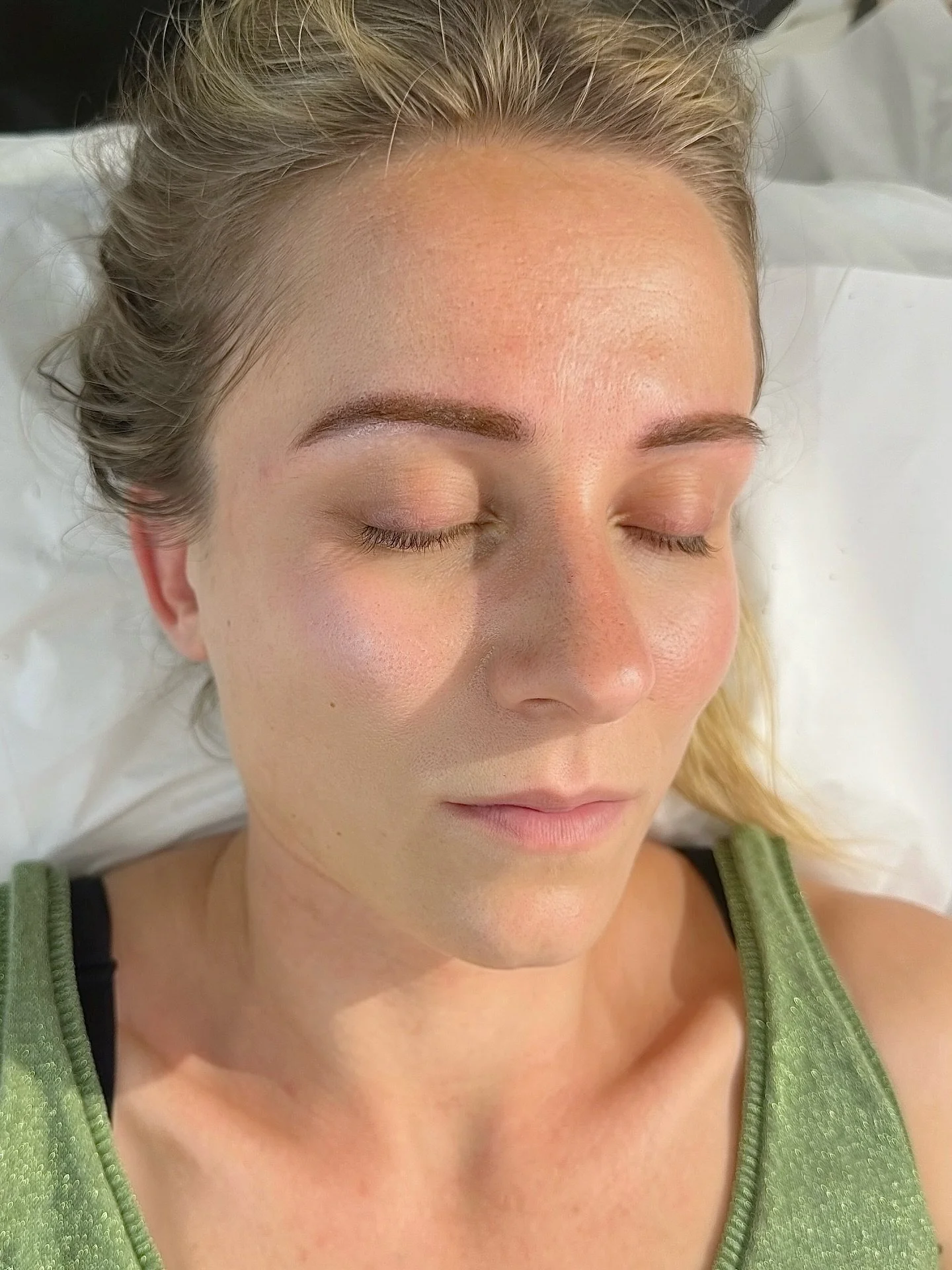 Every face tells a different story, and every brow should be designed to complement it.

My goal is never to create the same brows for everyone, but to carefully tailor the shape, colour and softness to each individual face.

Natural. Balanced. Uniqu