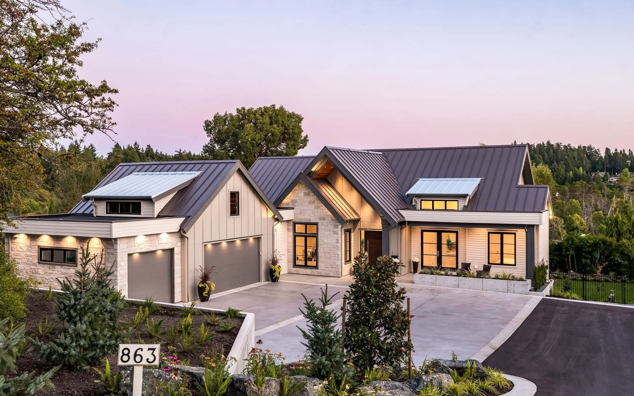 Exterior residential property photography by Soriano property media