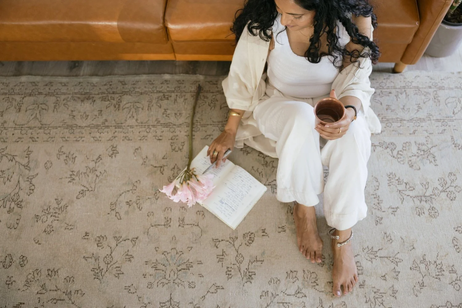 Online ayurveda course with 8+ hours of guided lessons.