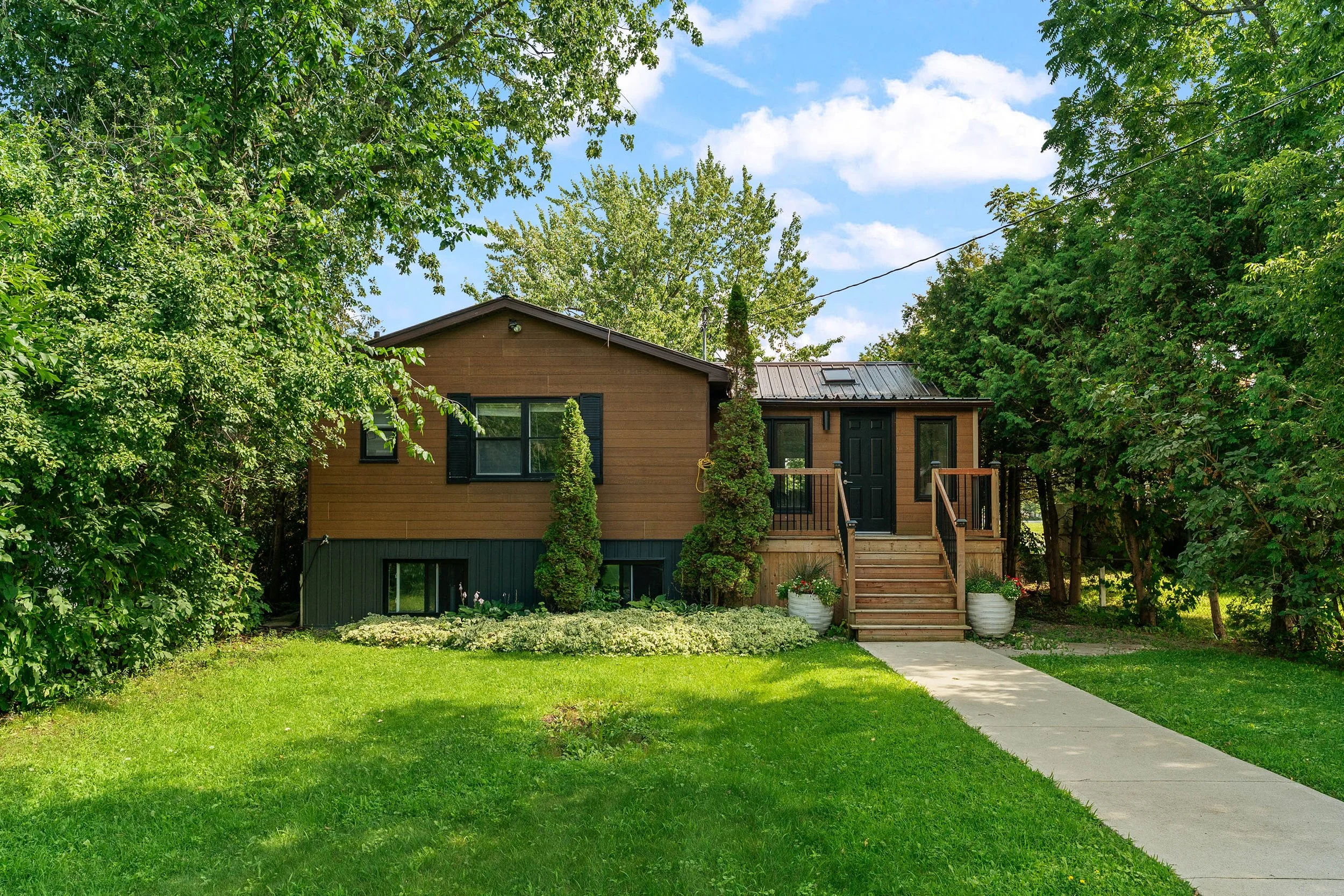 $645,000 · 2824 Barts Lane