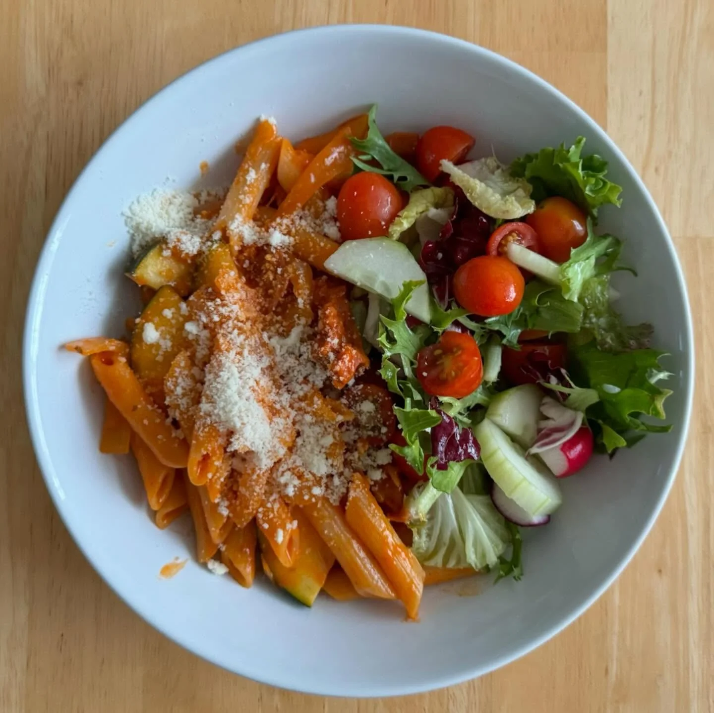 Chorizo and courgette pasta with salad

Courgette was home grown from a friend at work 

#dinner #dinnerideas #pasta