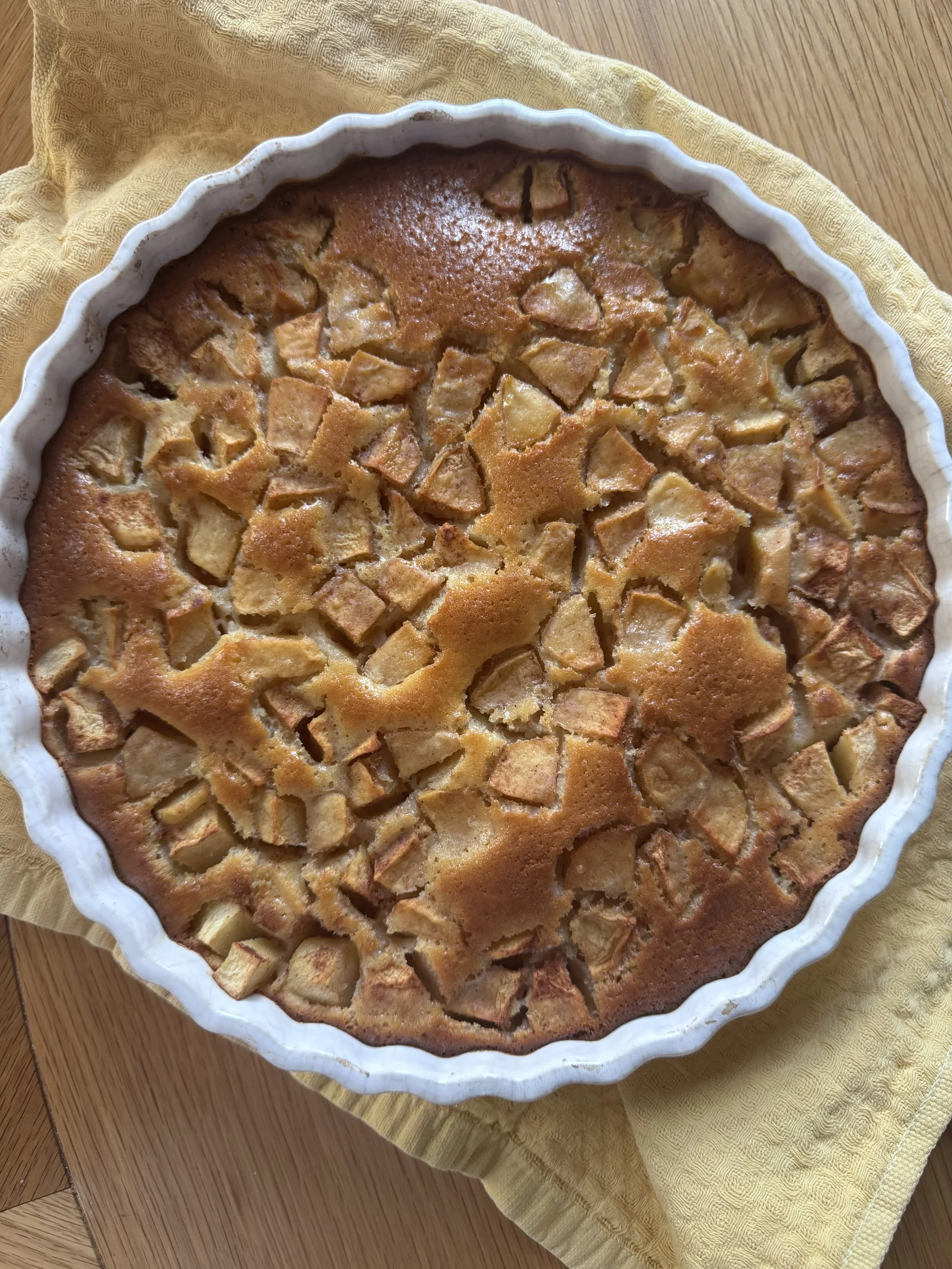 Cinnamon Apple Cake